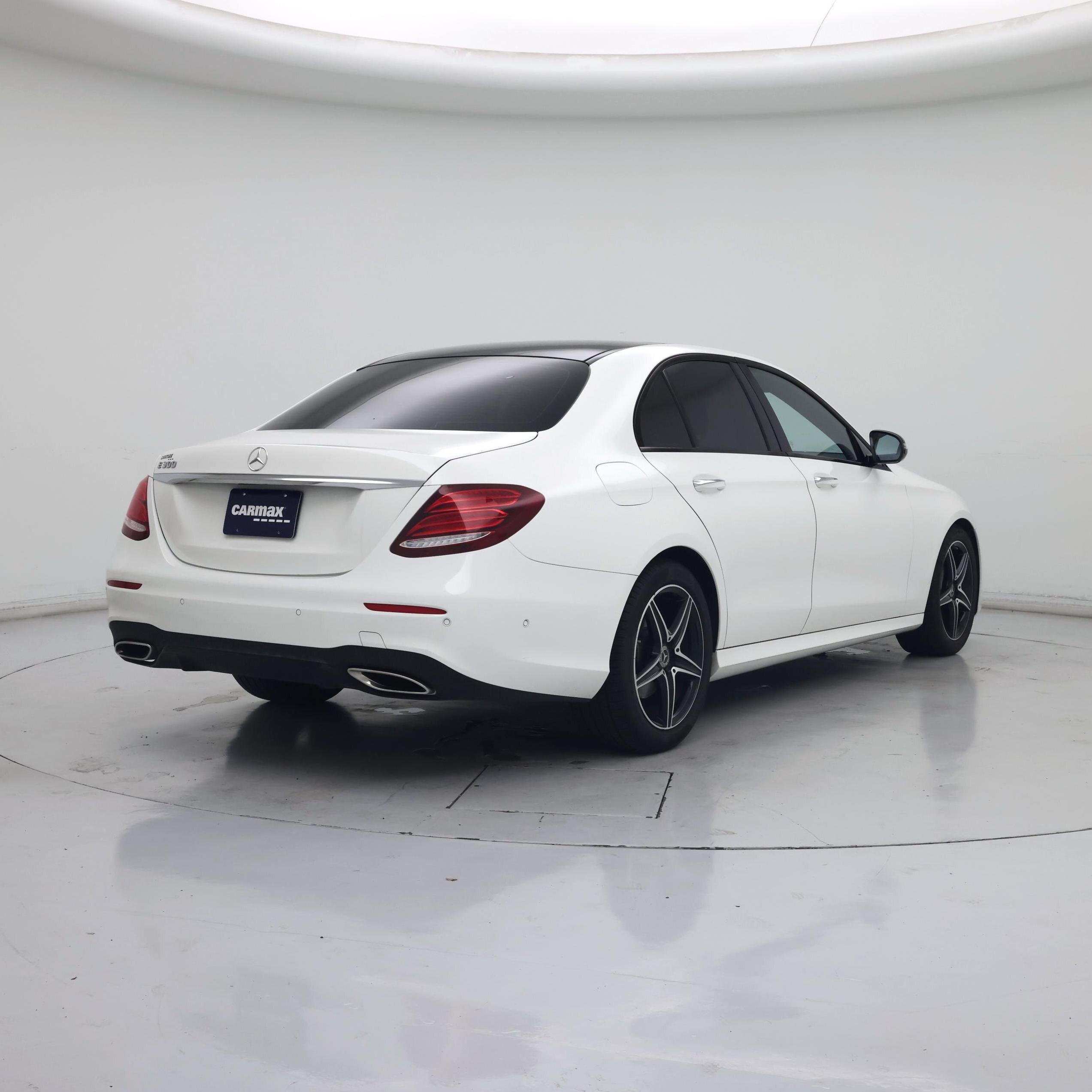 Thumbnail: 2018 Mercedes-Benz E-Class - 8