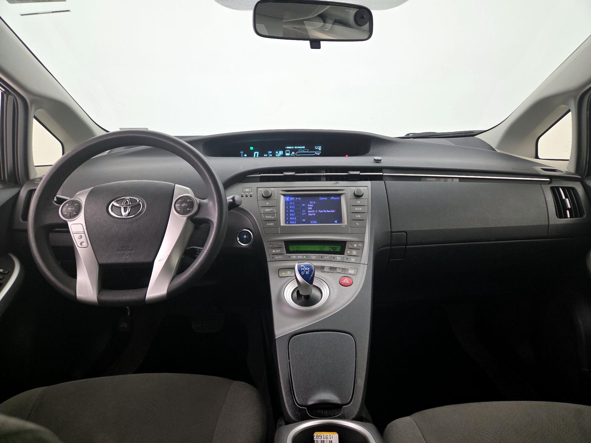 Thumbnail: 2015 Toyota Prius - 9