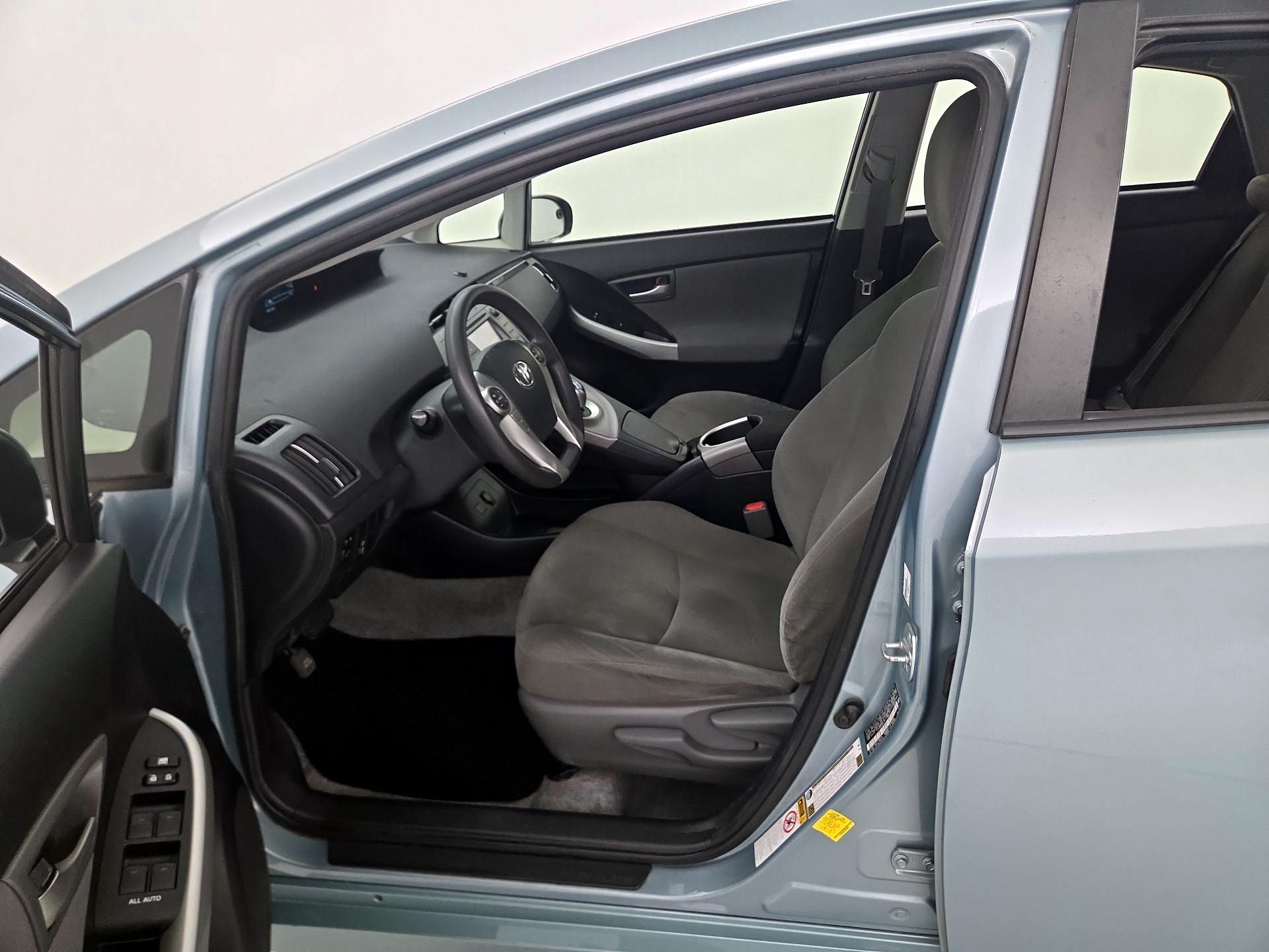 Thumbnail: 2015 Toyota Prius - 11