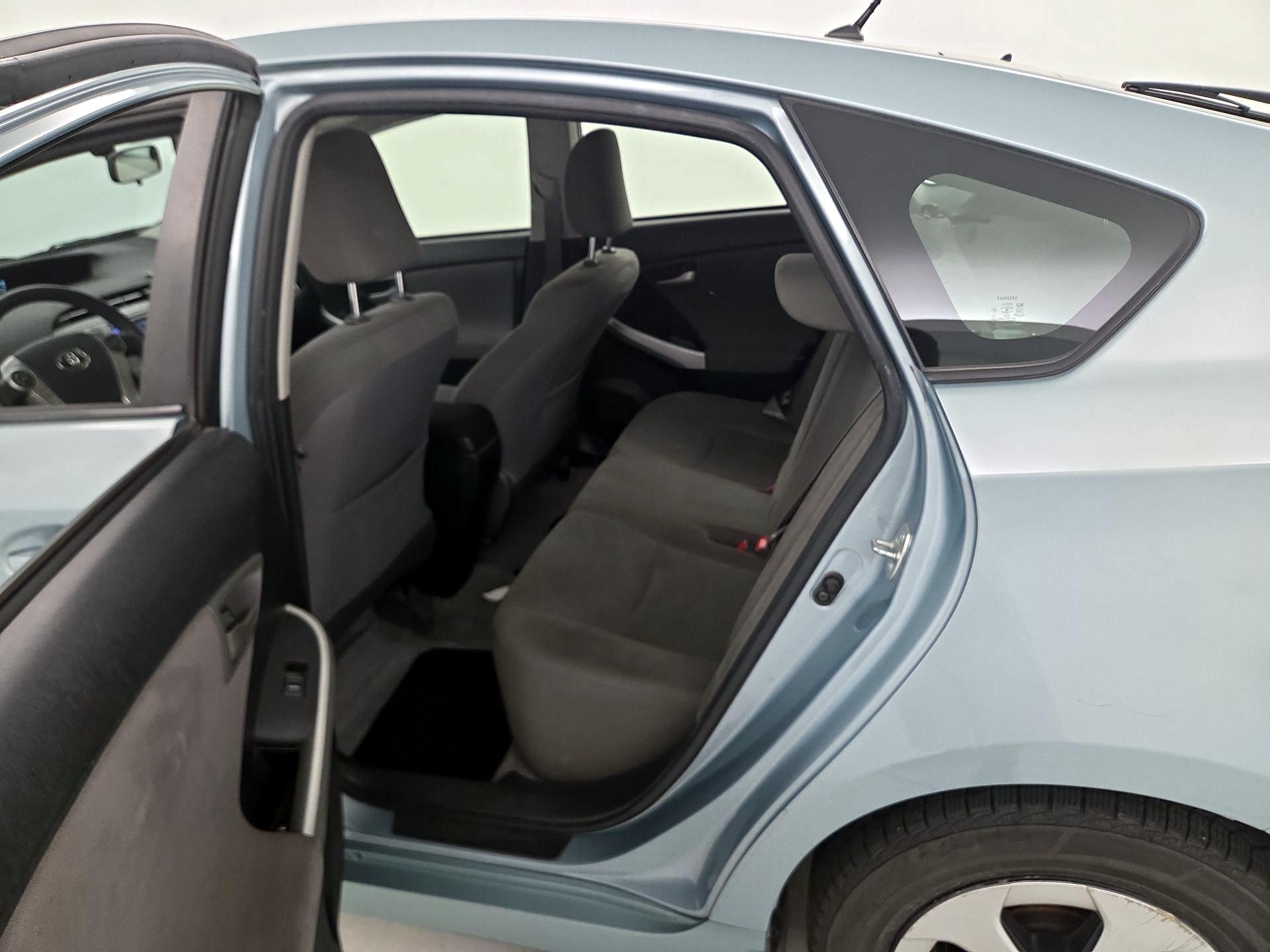 Thumbnail: 2015 Toyota Prius - 18