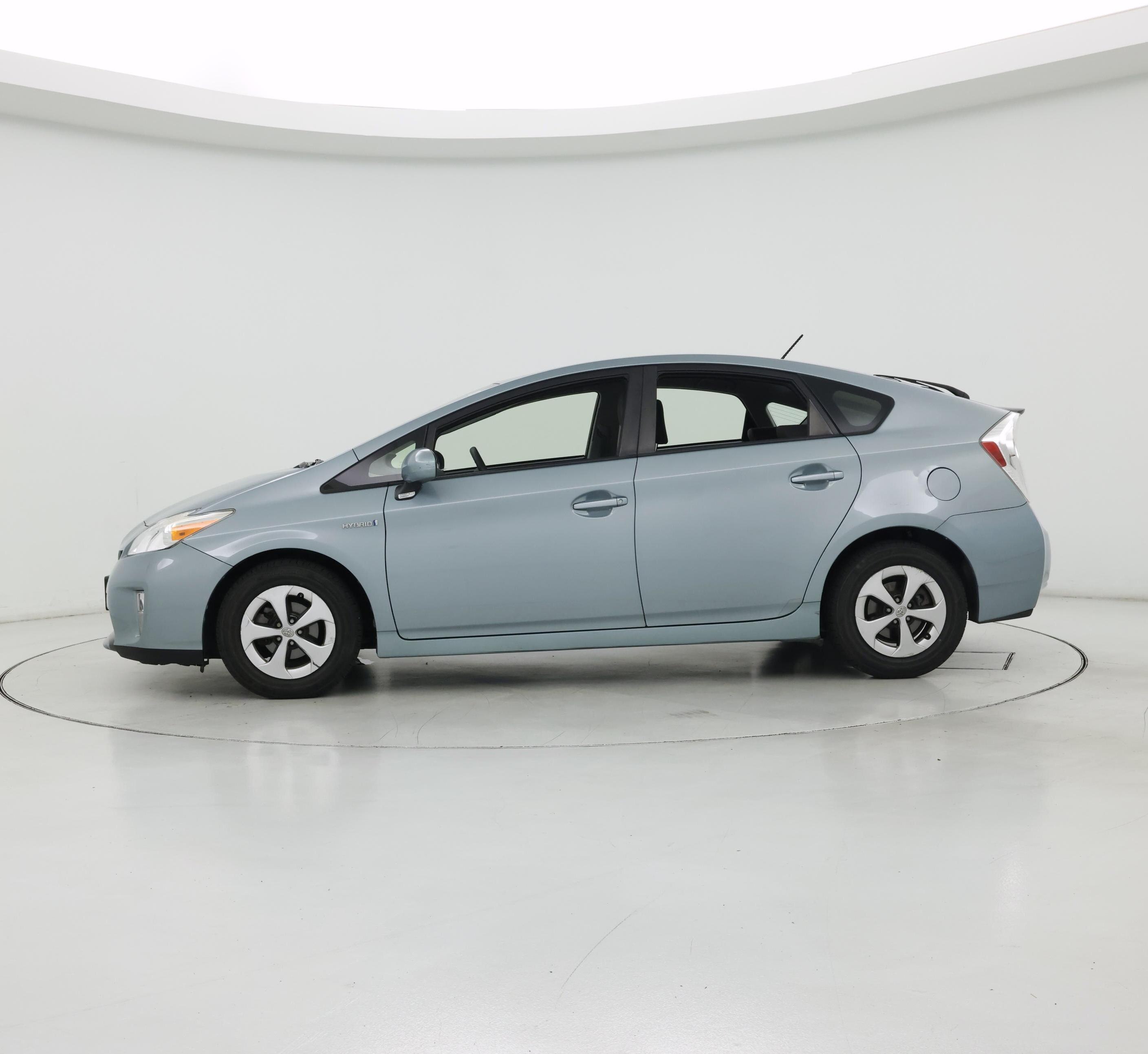 Thumbnail: 2015 Toyota Prius - 3