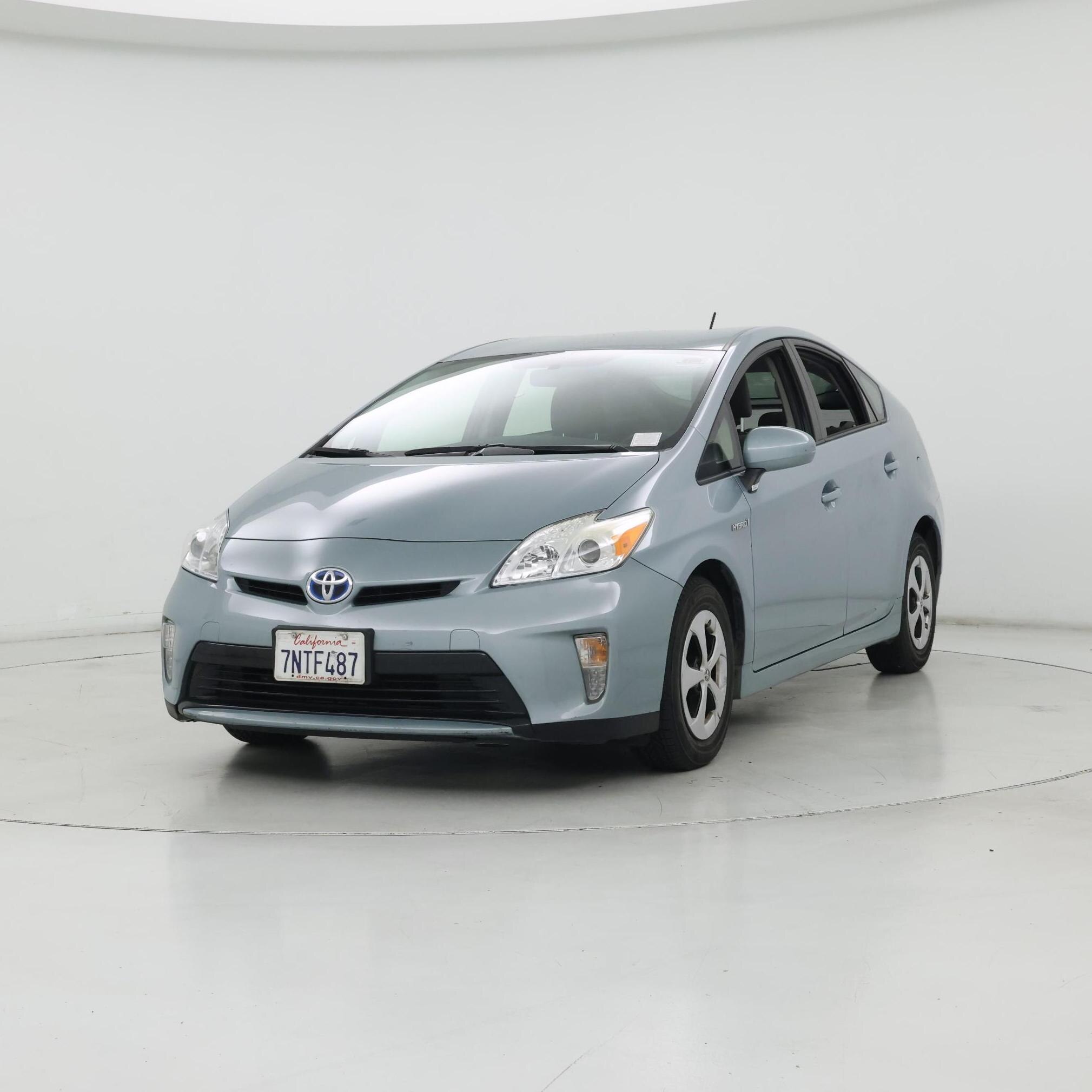 Thumbnail: 2015 Toyota Prius - 4
