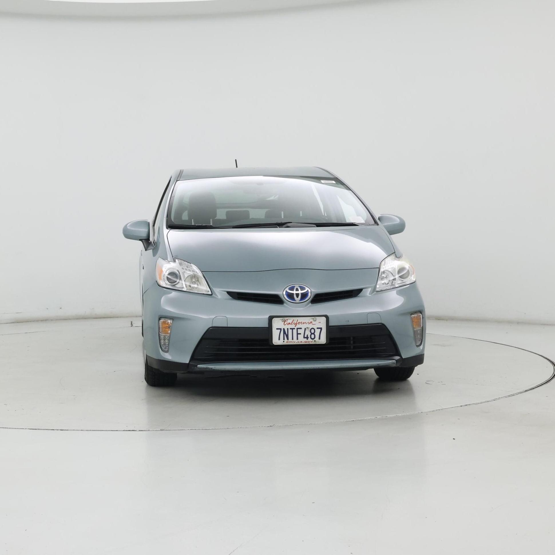 Thumbnail: 2015 Toyota Prius - 5
