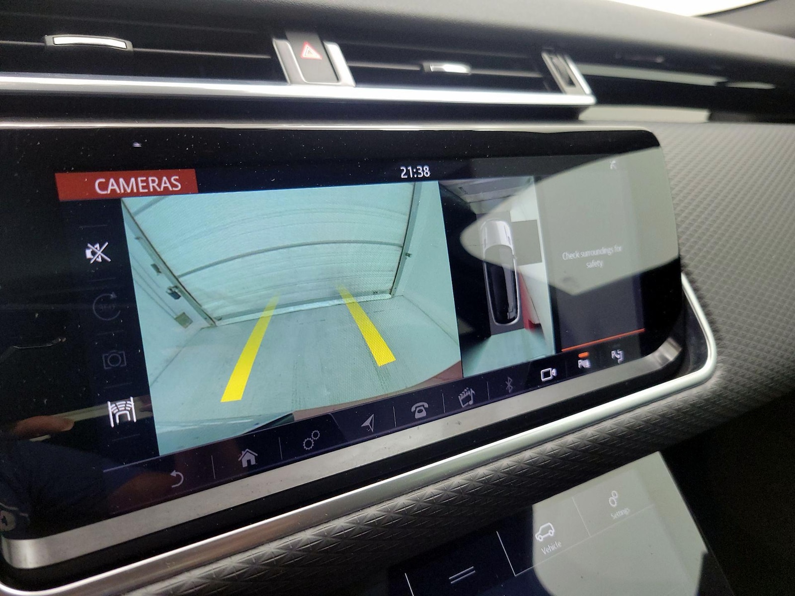 2019 Land Rover Range Rover Velar SE - Photo 16