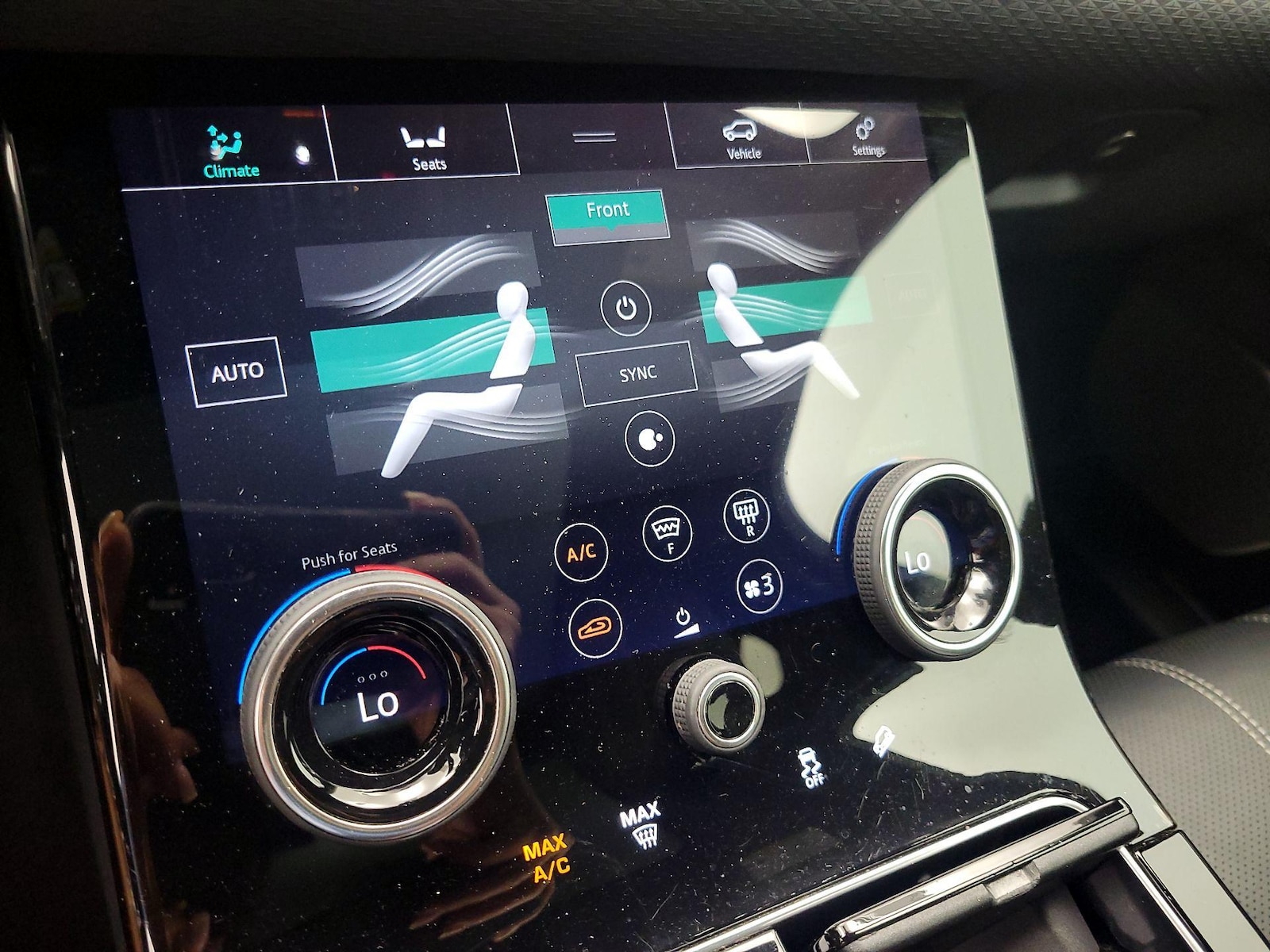 2019 Land Rover Range Rover Velar SE - Photo 18