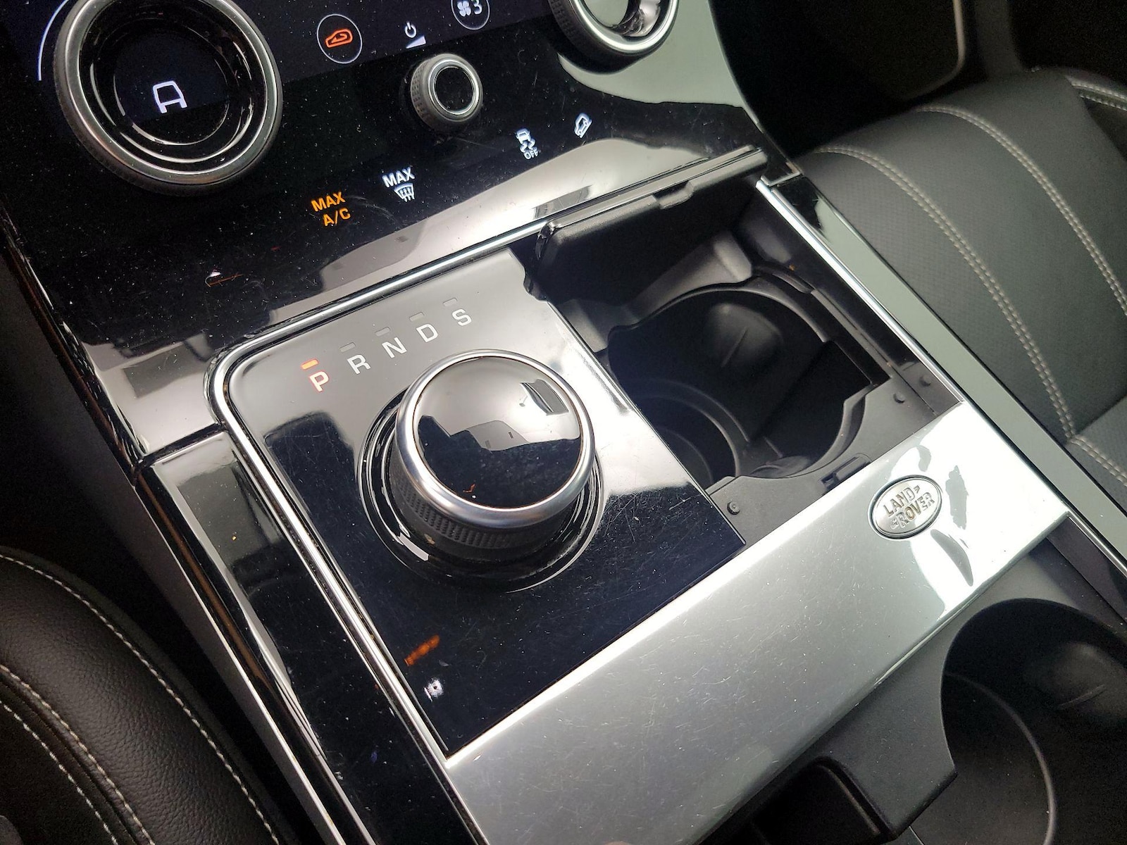 2019 Land Rover Range Rover Velar SE - Photo 19