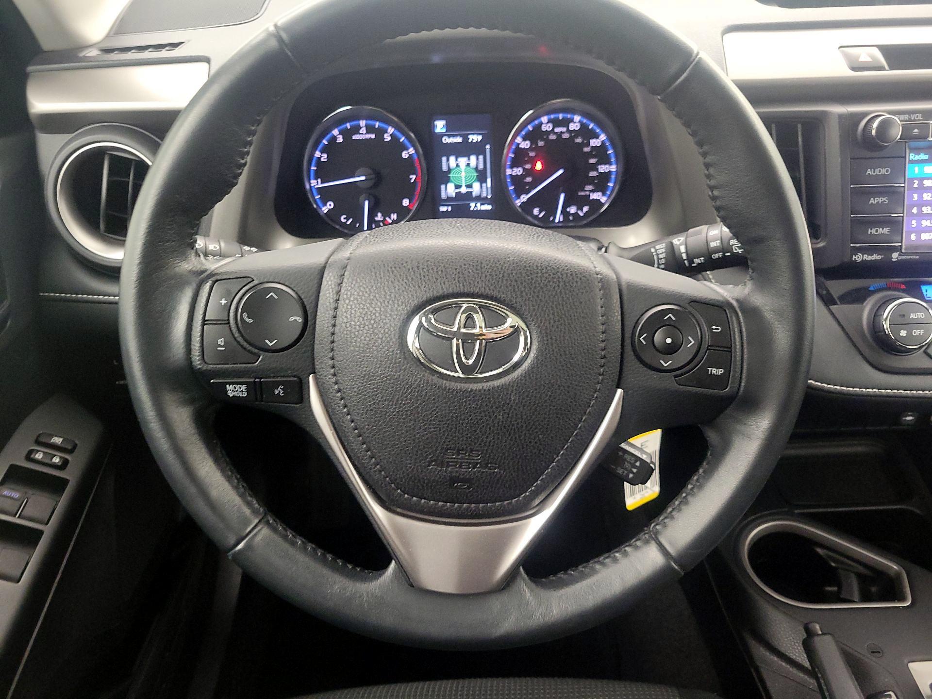 Thumbnail: 2016 Toyota RAV4 - 10