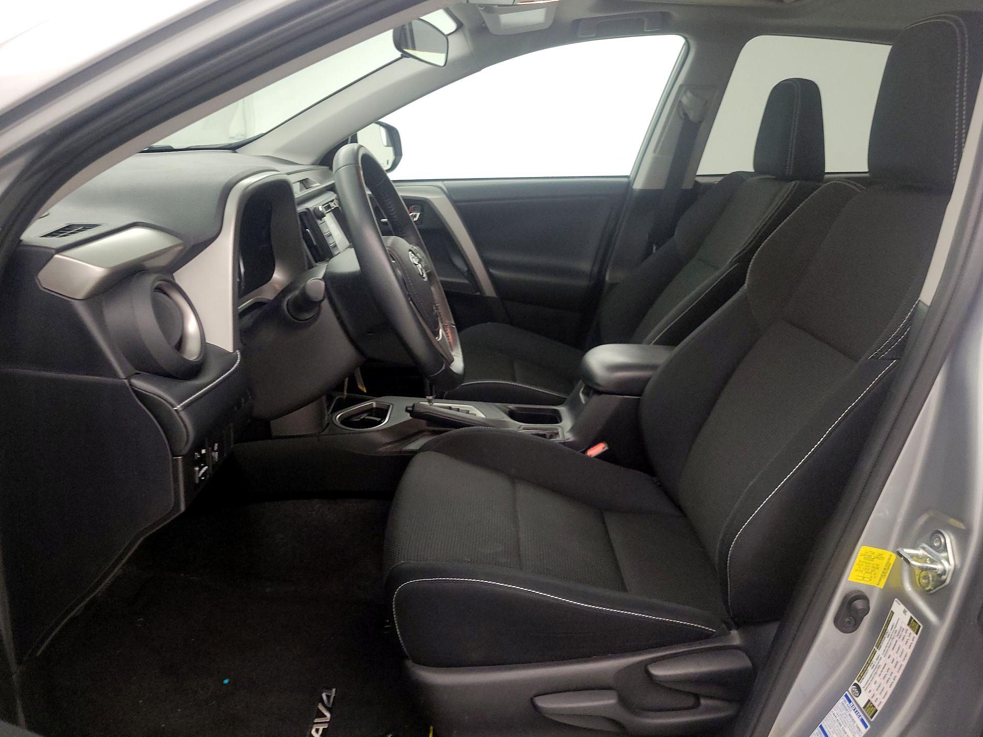 Thumbnail: 2016 Toyota RAV4 - 11