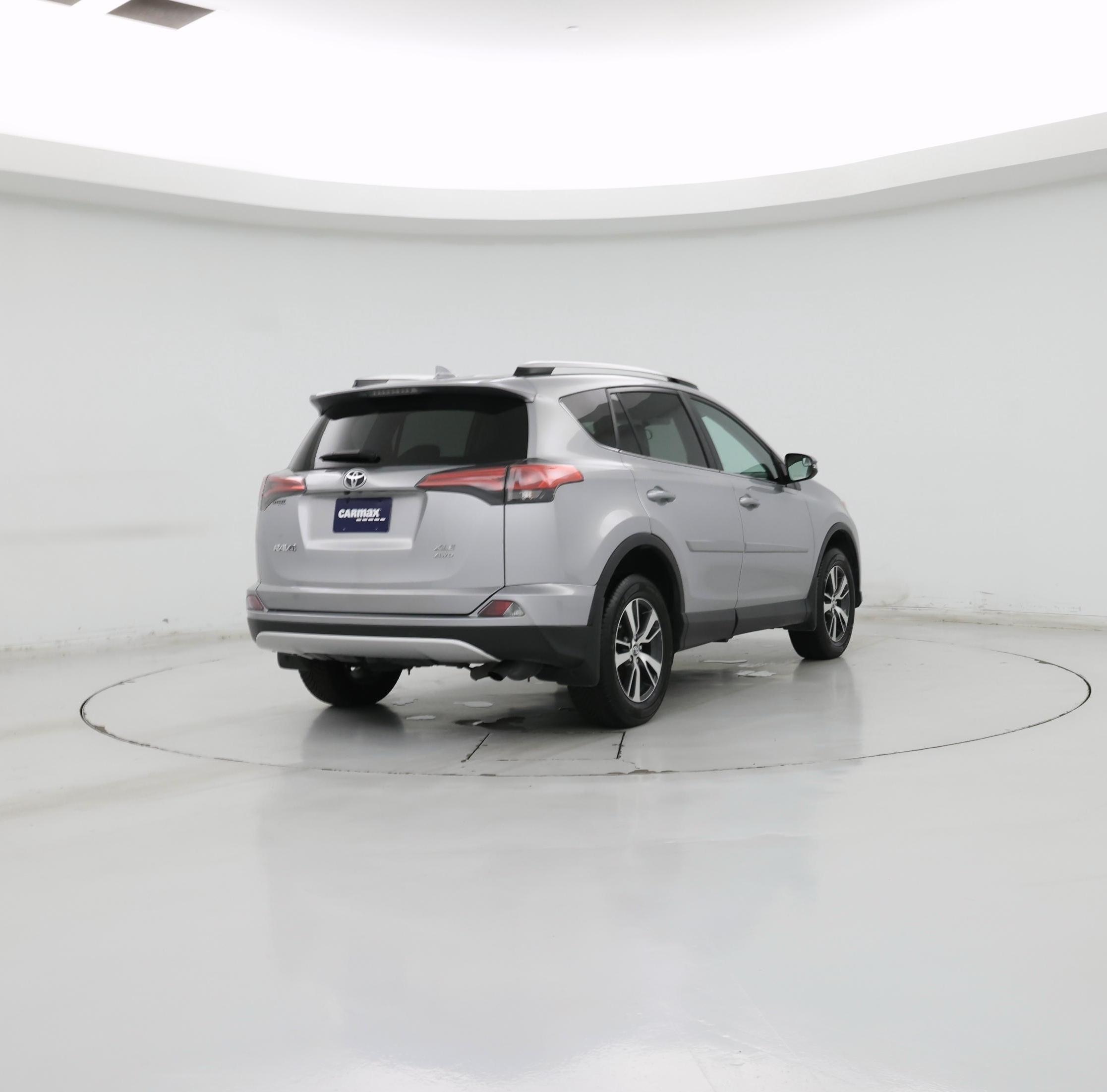 Thumbnail: 2016 Toyota RAV4 - 8