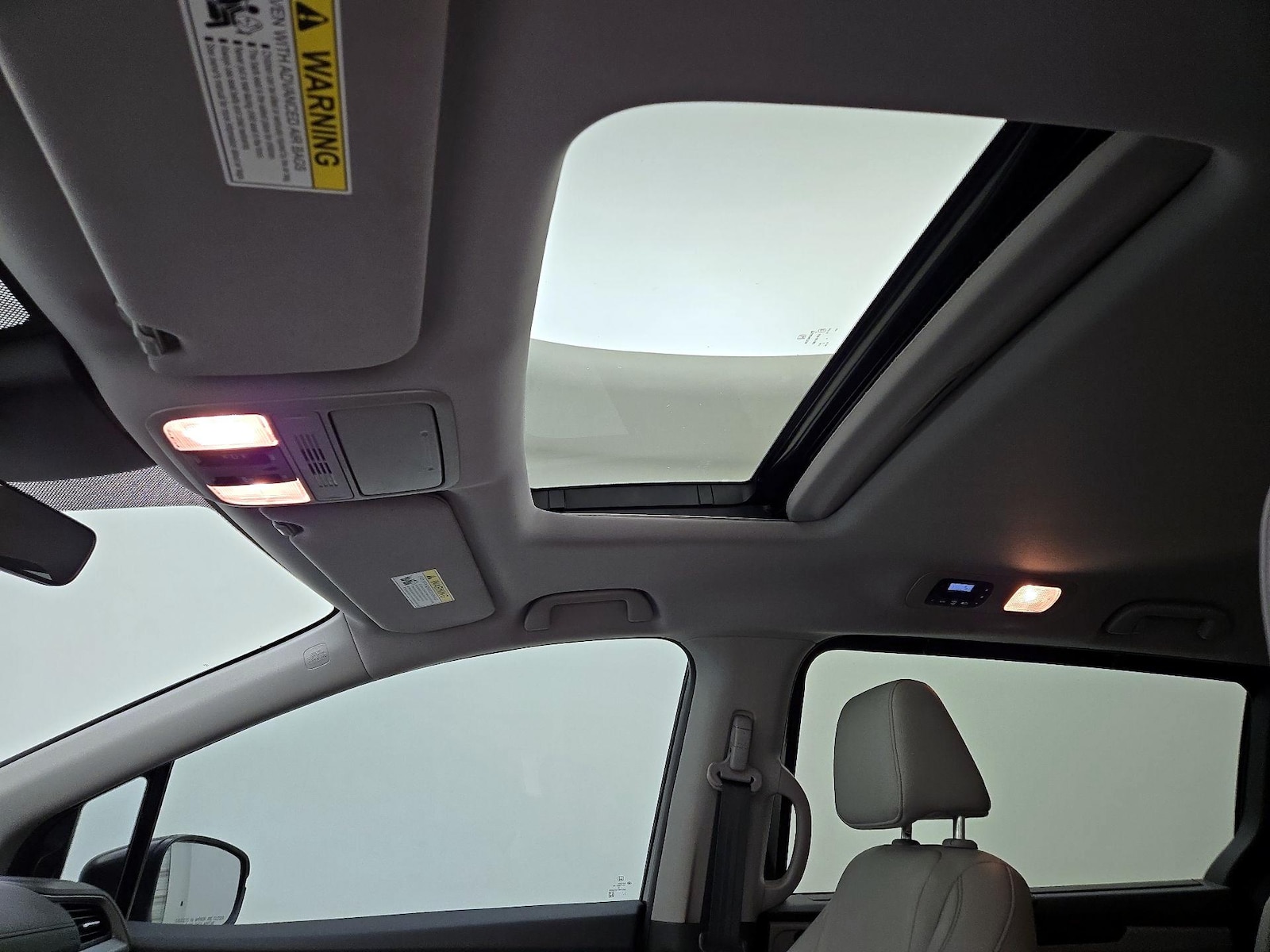 Sunroof(s) & Overhead Airbags