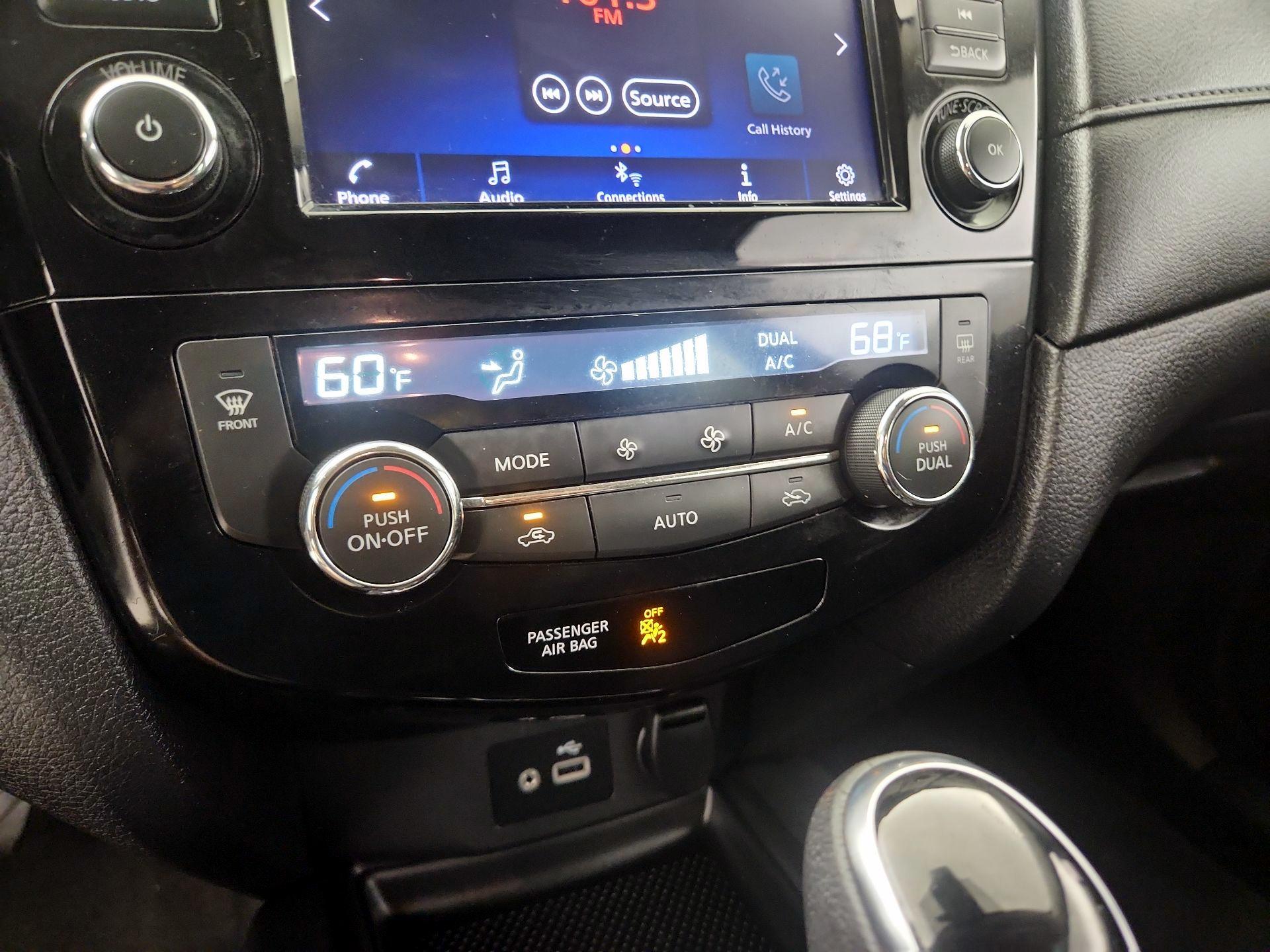 Thumbnail: 2019 Nissan Rogue - 16