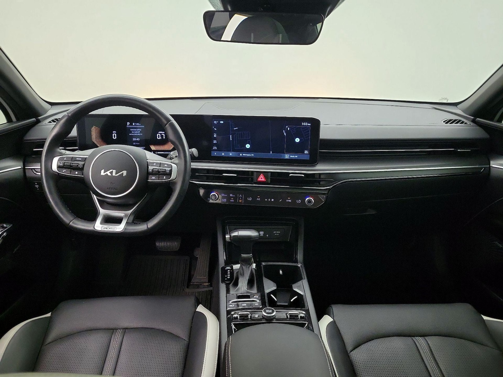 2025 Kia K5 GT-Line - Photo 10