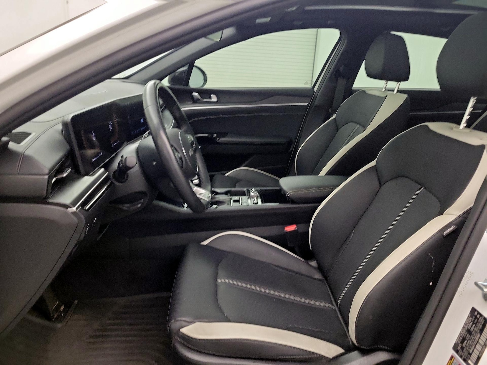 2025 Kia K5 GT-Line - Photo 12