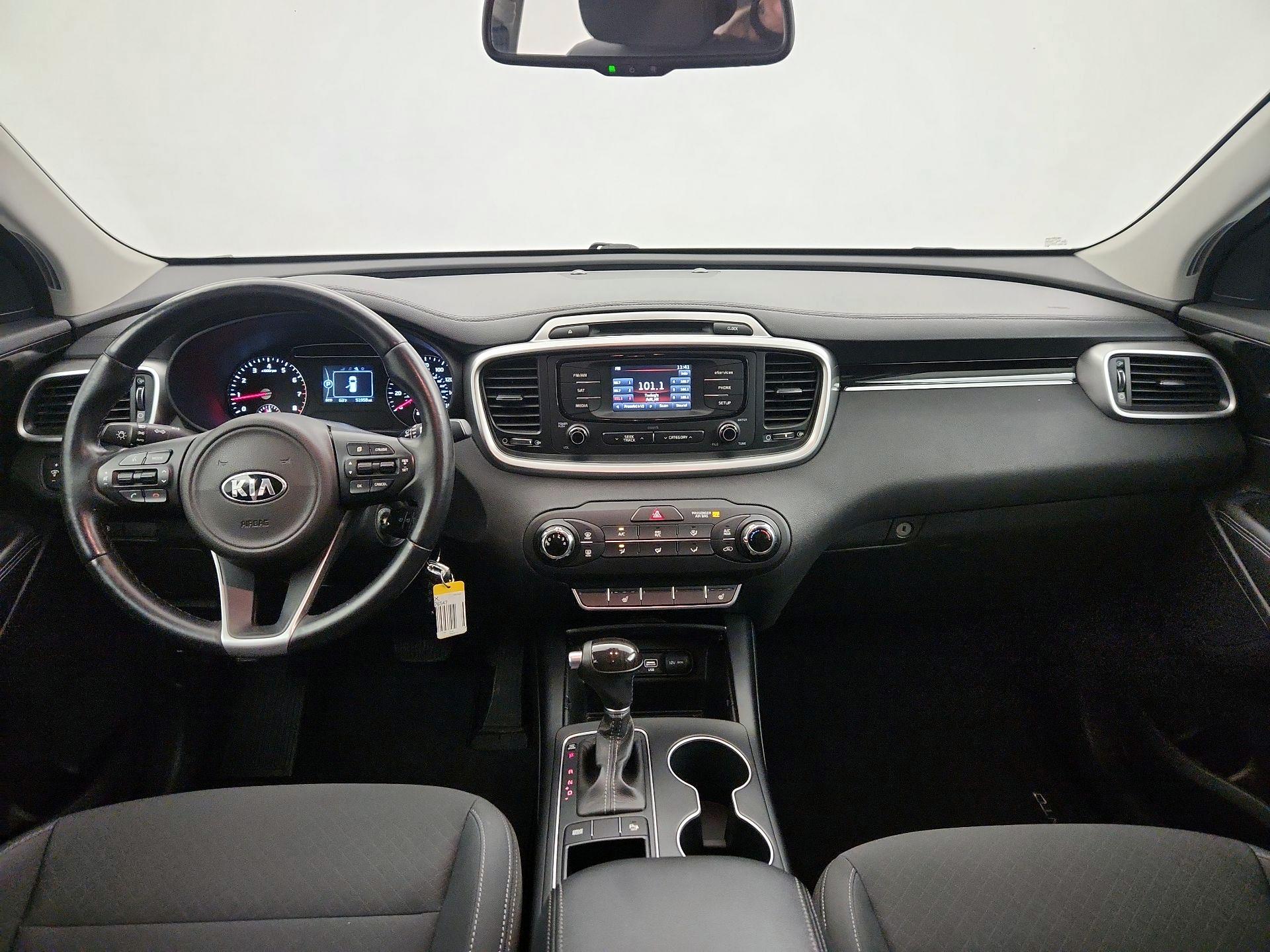 Thumbnail: 2016 Kia Sorento - 9
