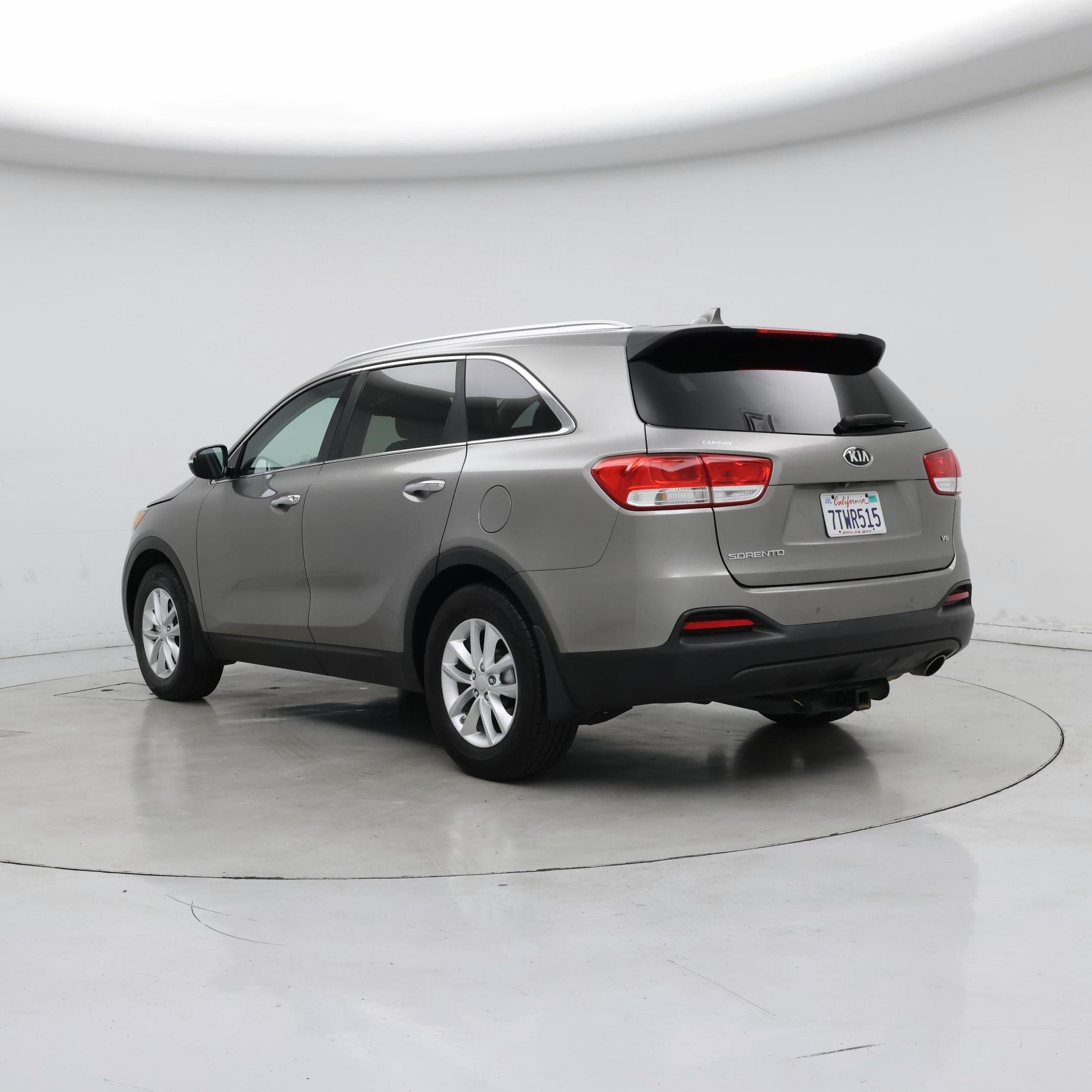 Thumbnail: 2016 Kia Sorento - 2
