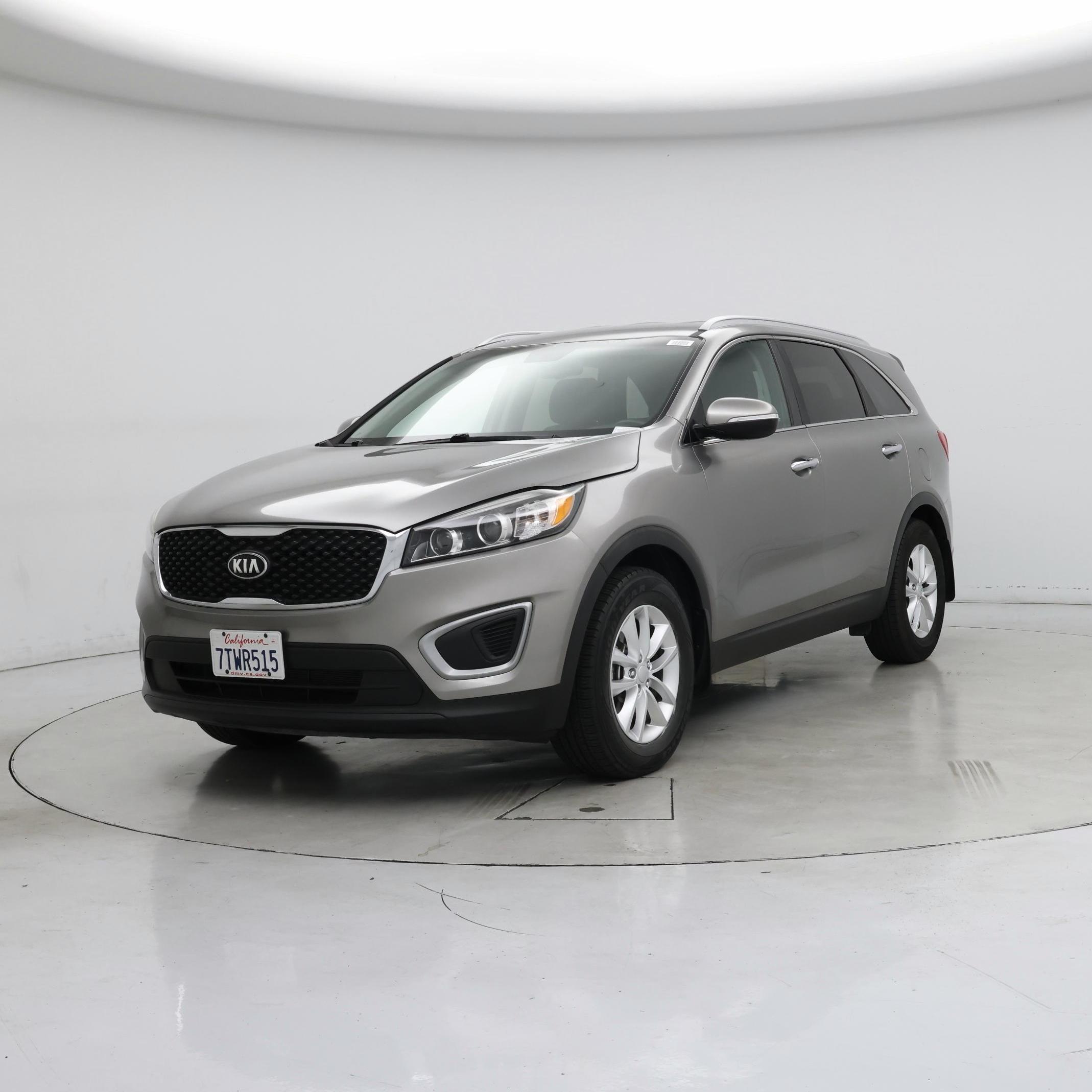 Thumbnail: 2016 Kia Sorento - 4