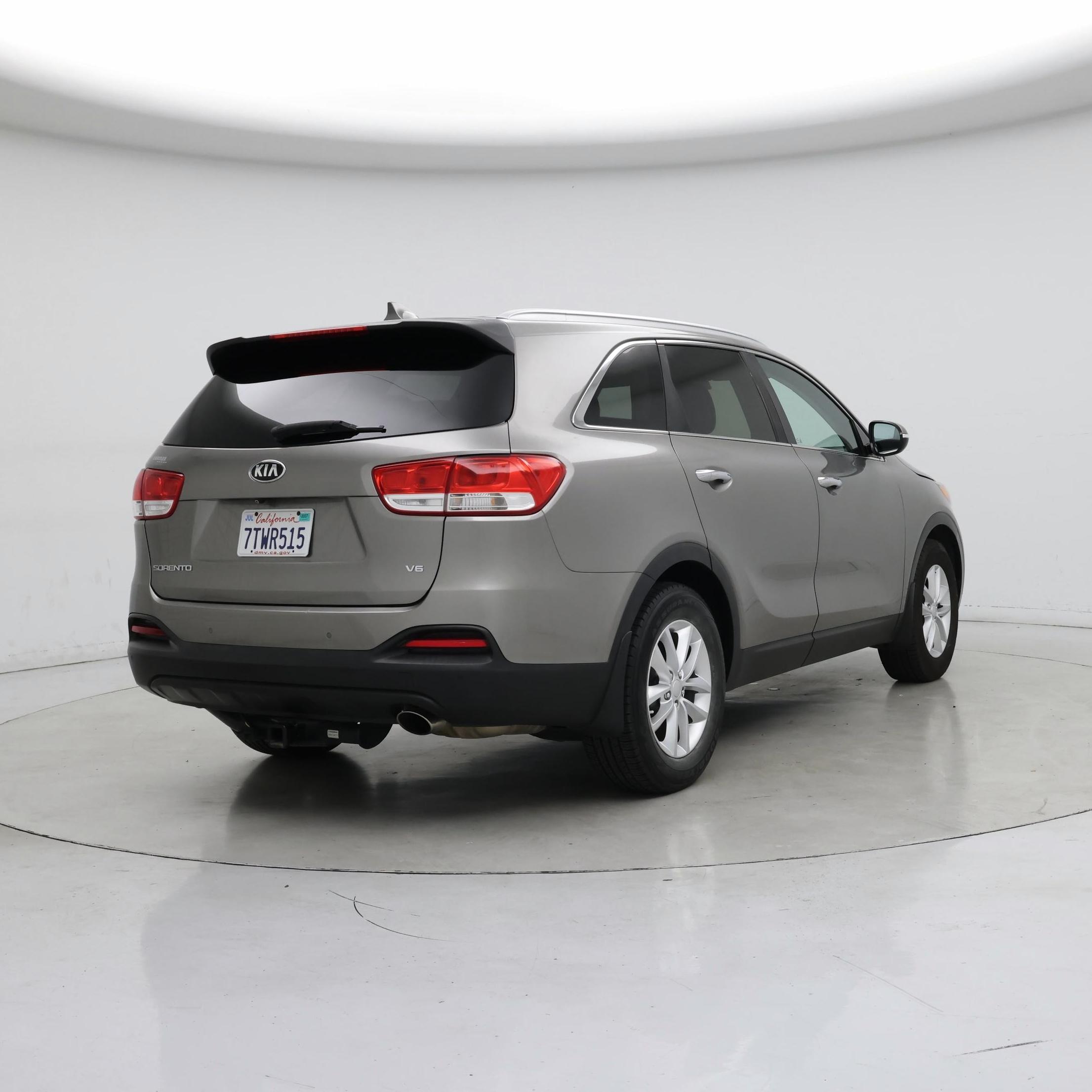 Thumbnail: 2016 Kia Sorento - 8