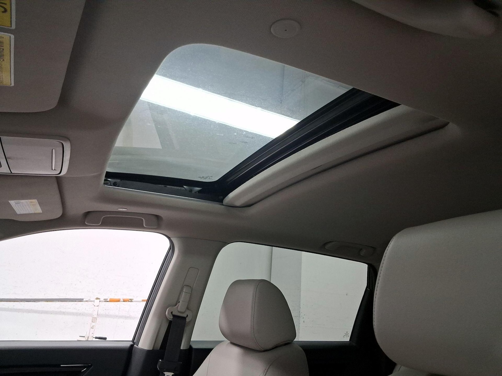 Sunroof(s) & Overhead Airbags
