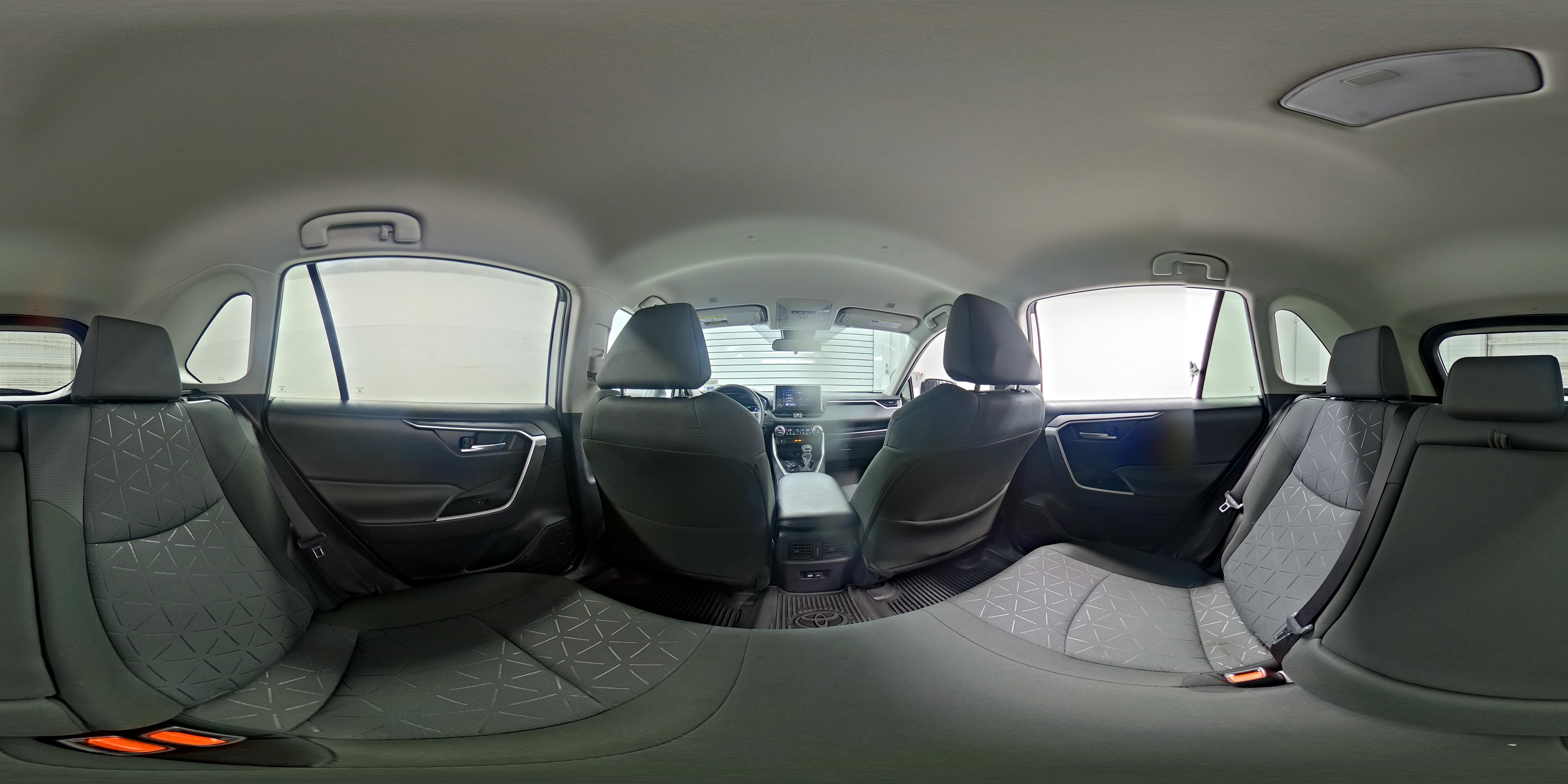 2025 Toyota RAV4 XLE - Photo 21