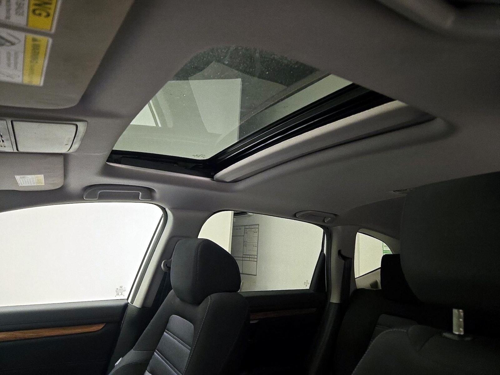 Sunroof(s) & Overhead Airbags