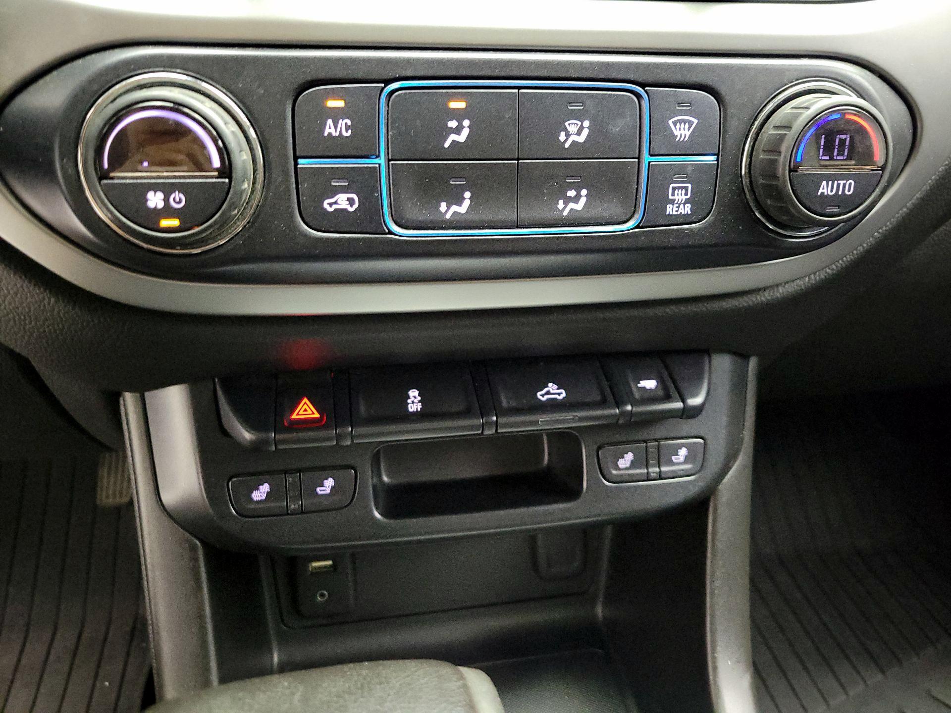Thumbnail: 2016 Chevrolet Colorado - 16
