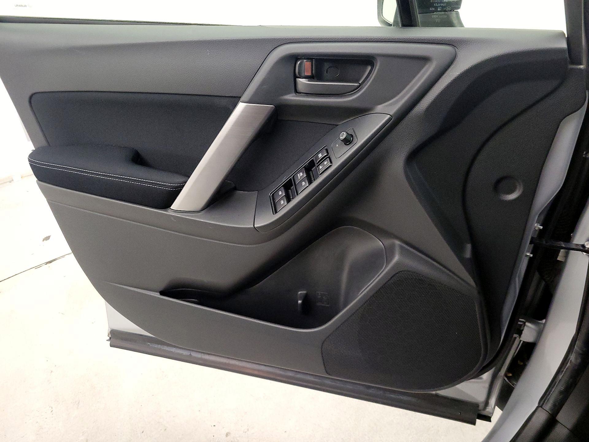 Thumbnail: 2015 Subaru Forester - 12