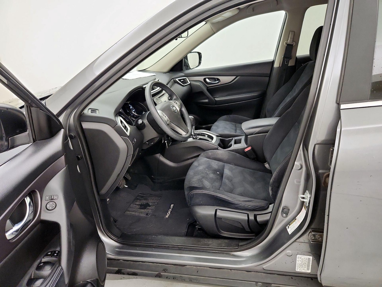 2016 Nissan Rogue S - Photo 12