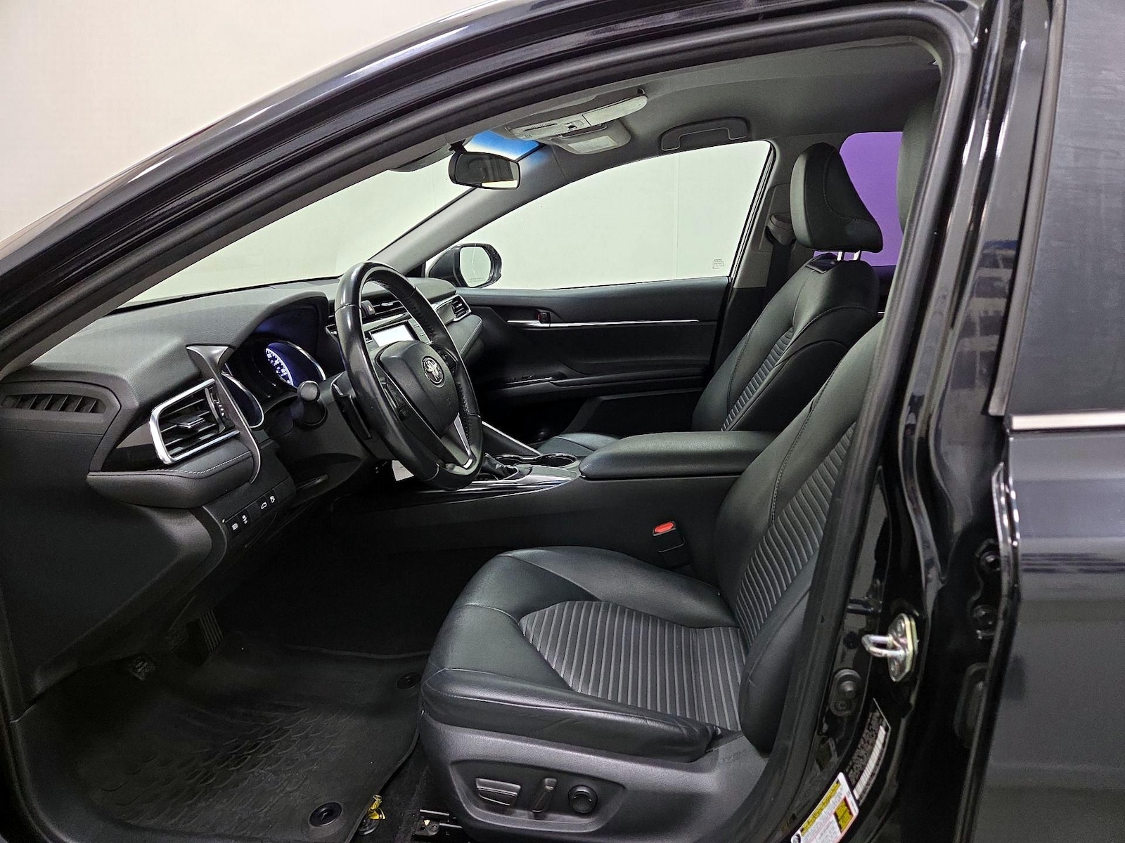 Power Seat(s) & Side Airbags