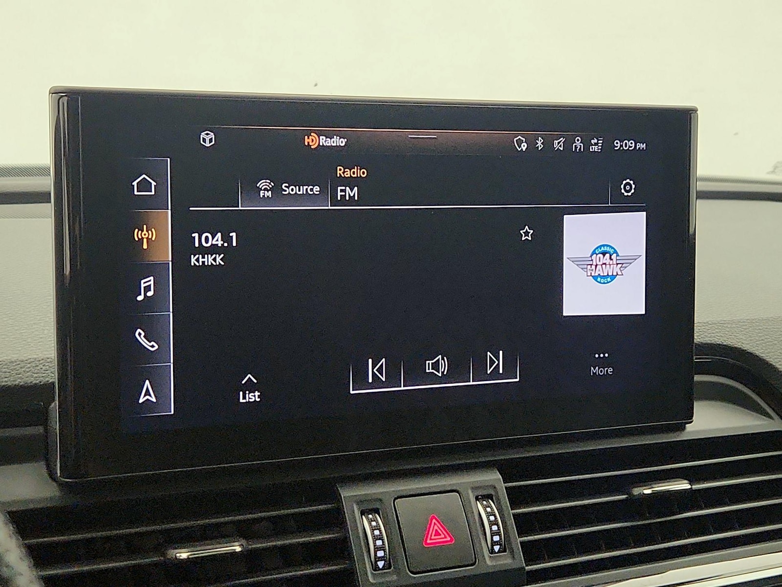 2022 Audi SQ5 Prestige - Photo 17