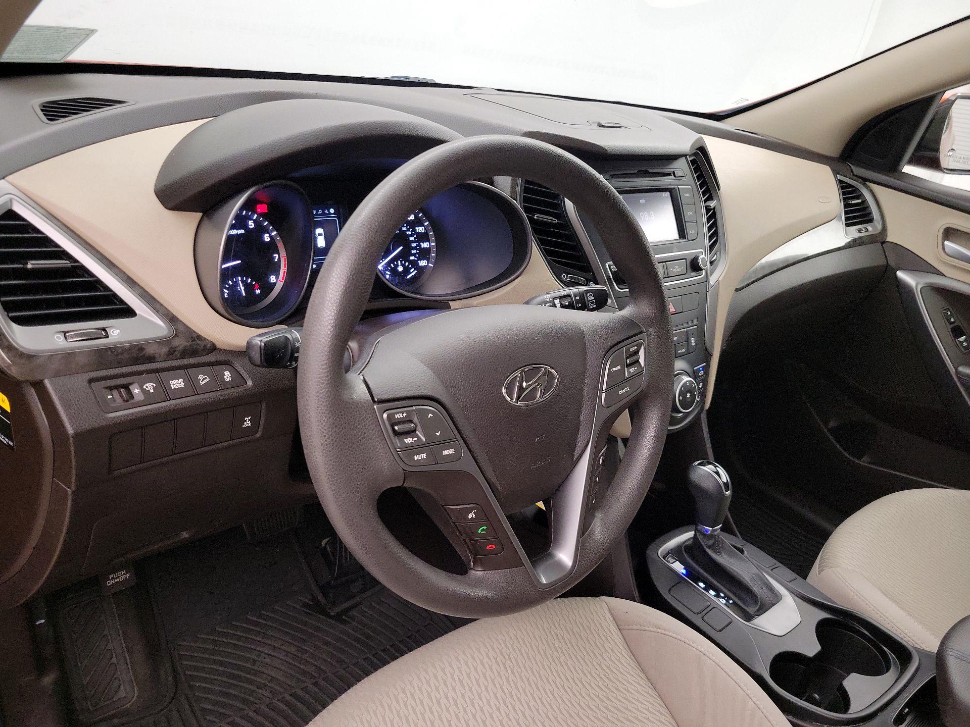 Thumbnail: 2017 Hyundai Santa Fe - 9