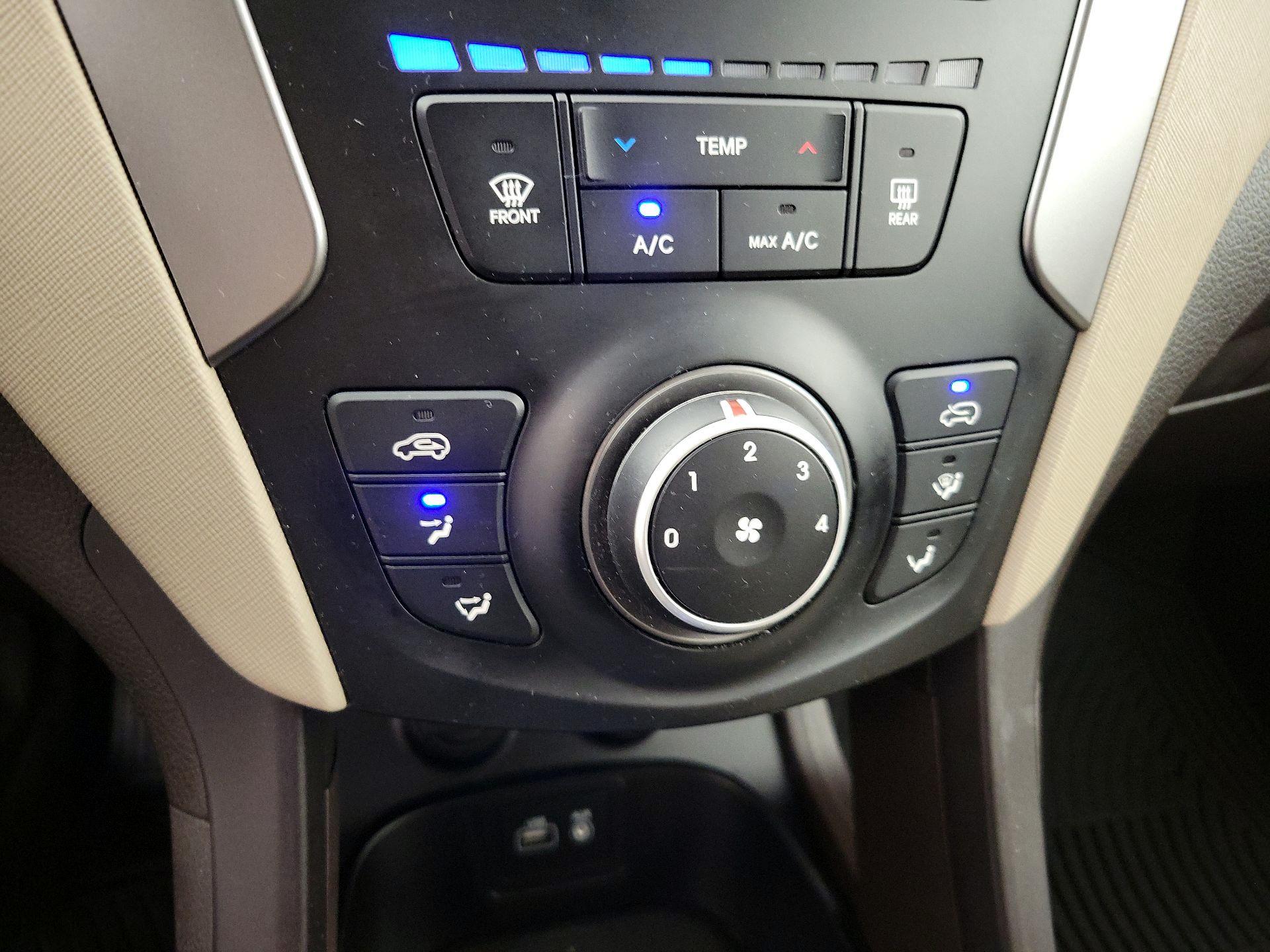 Thumbnail: 2017 Hyundai Santa Fe - 16