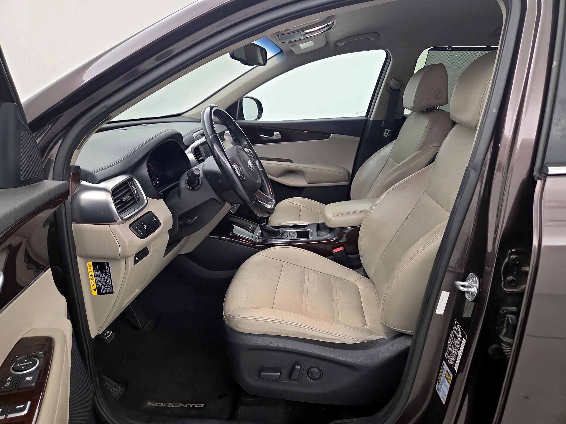 Thumbnail: 2017 Kia Sorento - 11