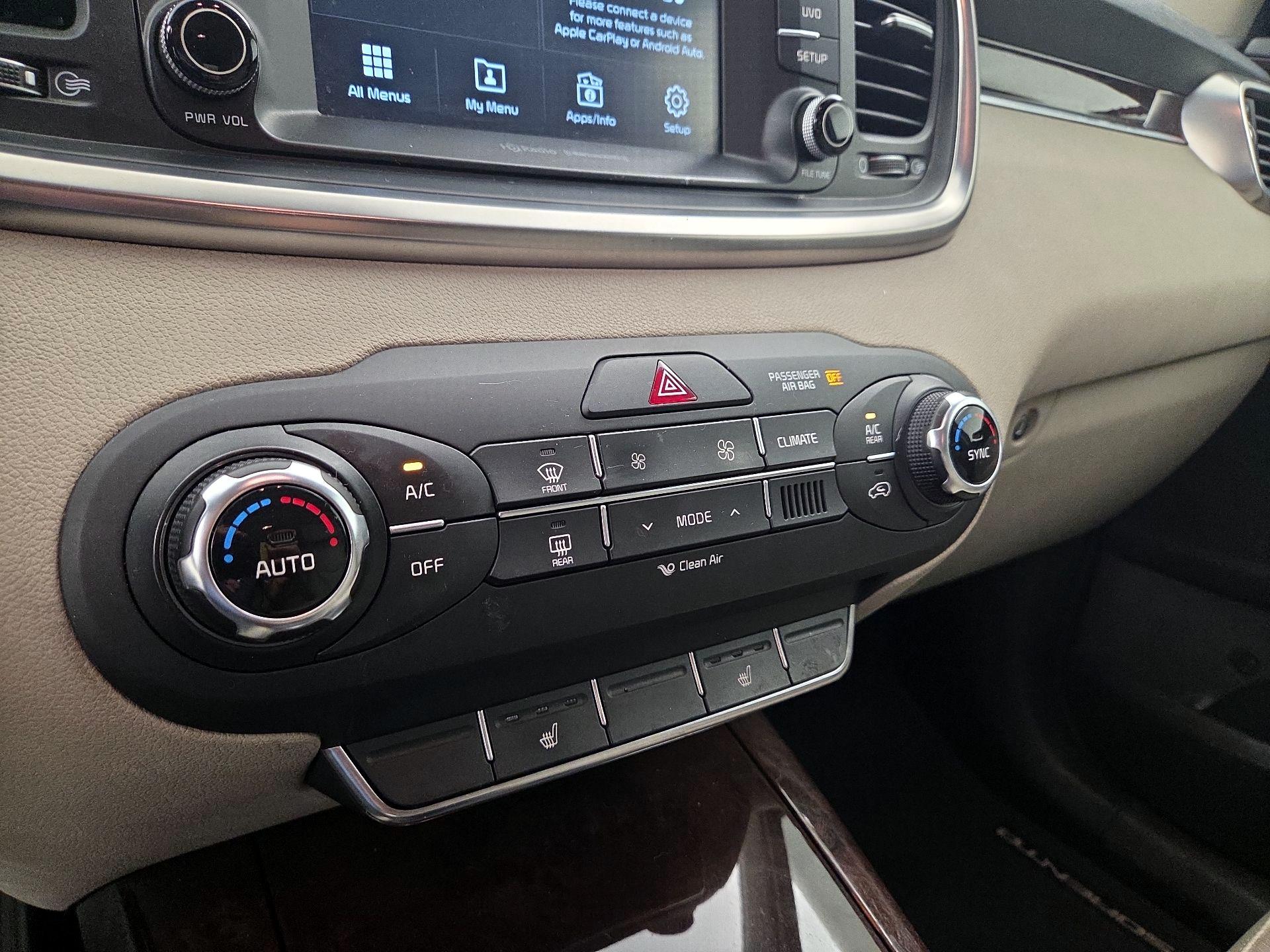Thumbnail: 2017 Kia Sorento - 16