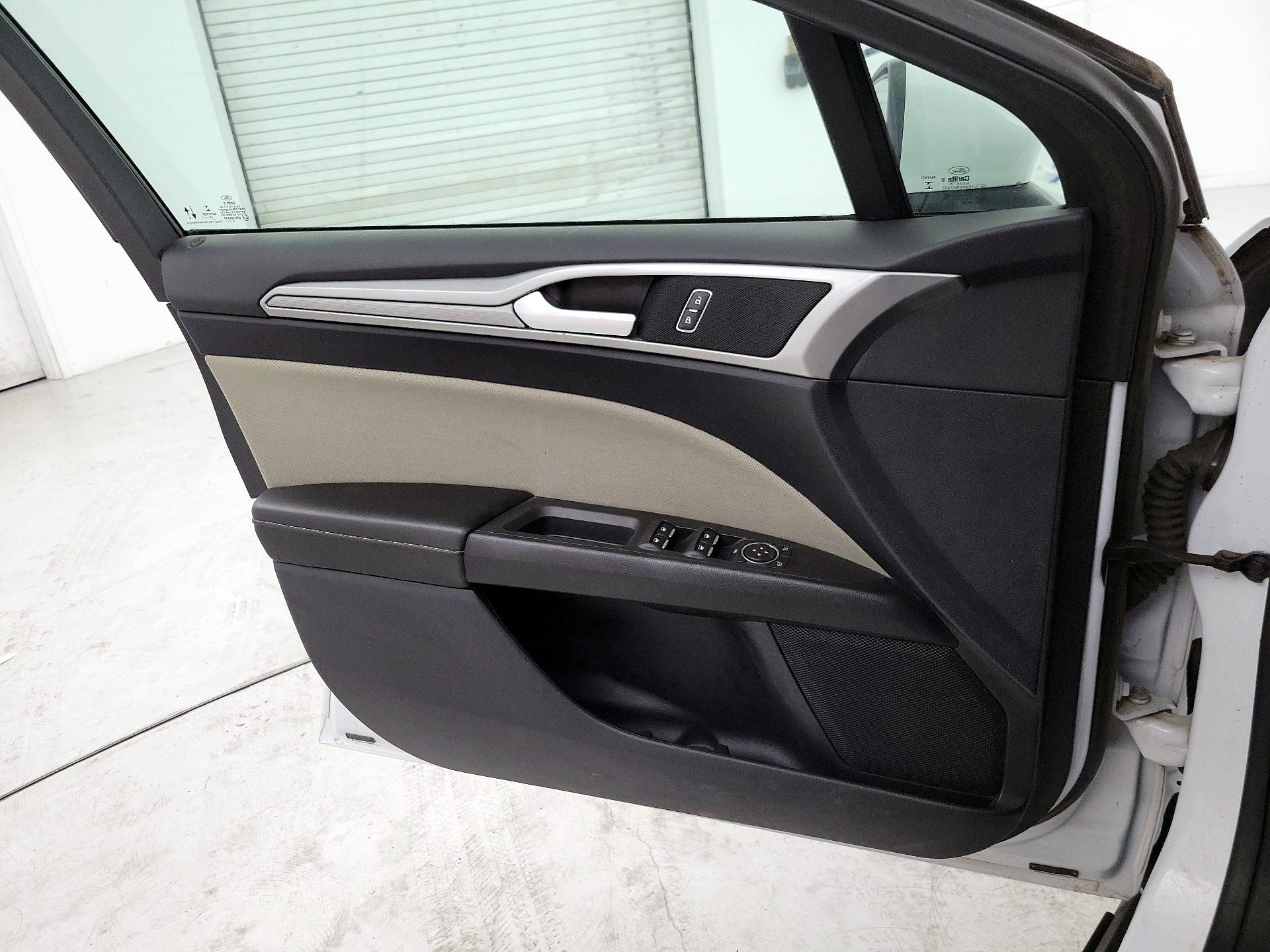 Thumbnail: 2020 Ford Fusion - 12