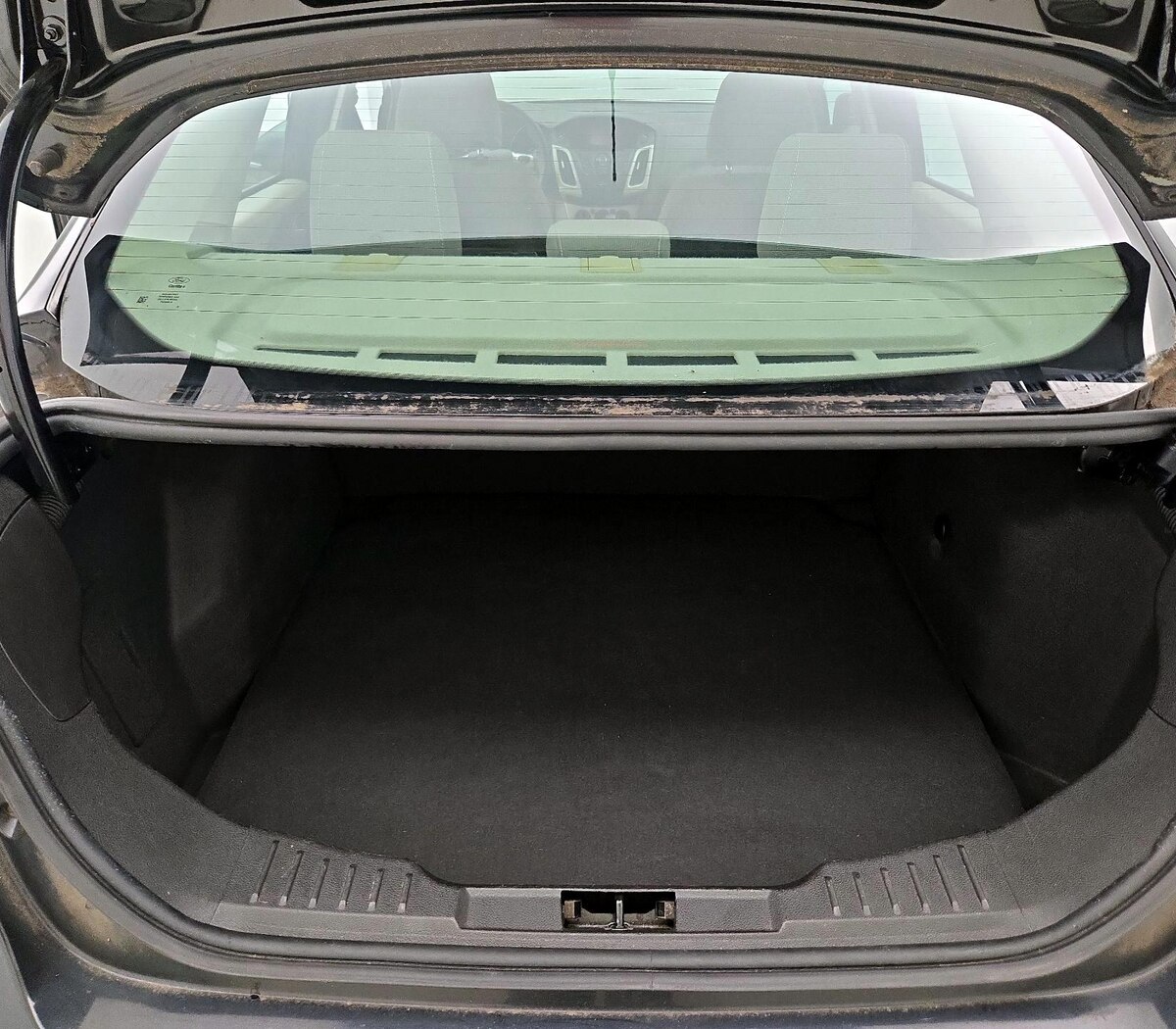 Trunk/Cargo (Seats Up)
