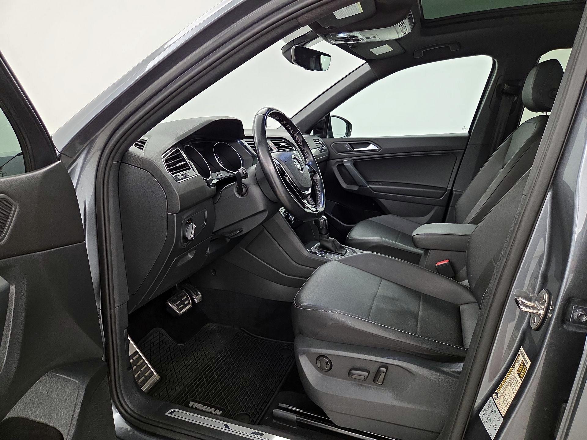Thumbnail: 2020 Volkswagen Tiguan - 11
