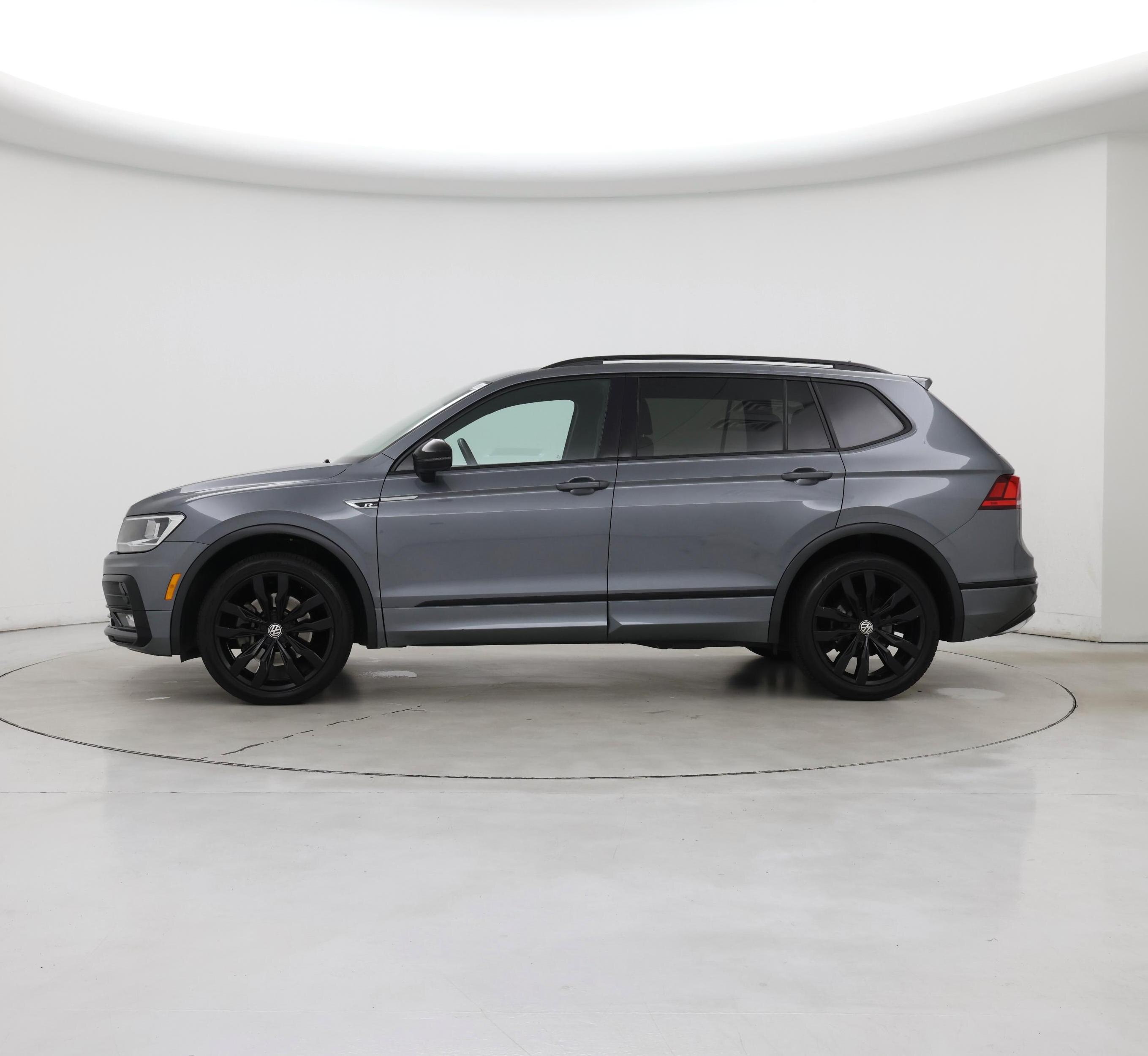Thumbnail: 2020 Volkswagen Tiguan - 3