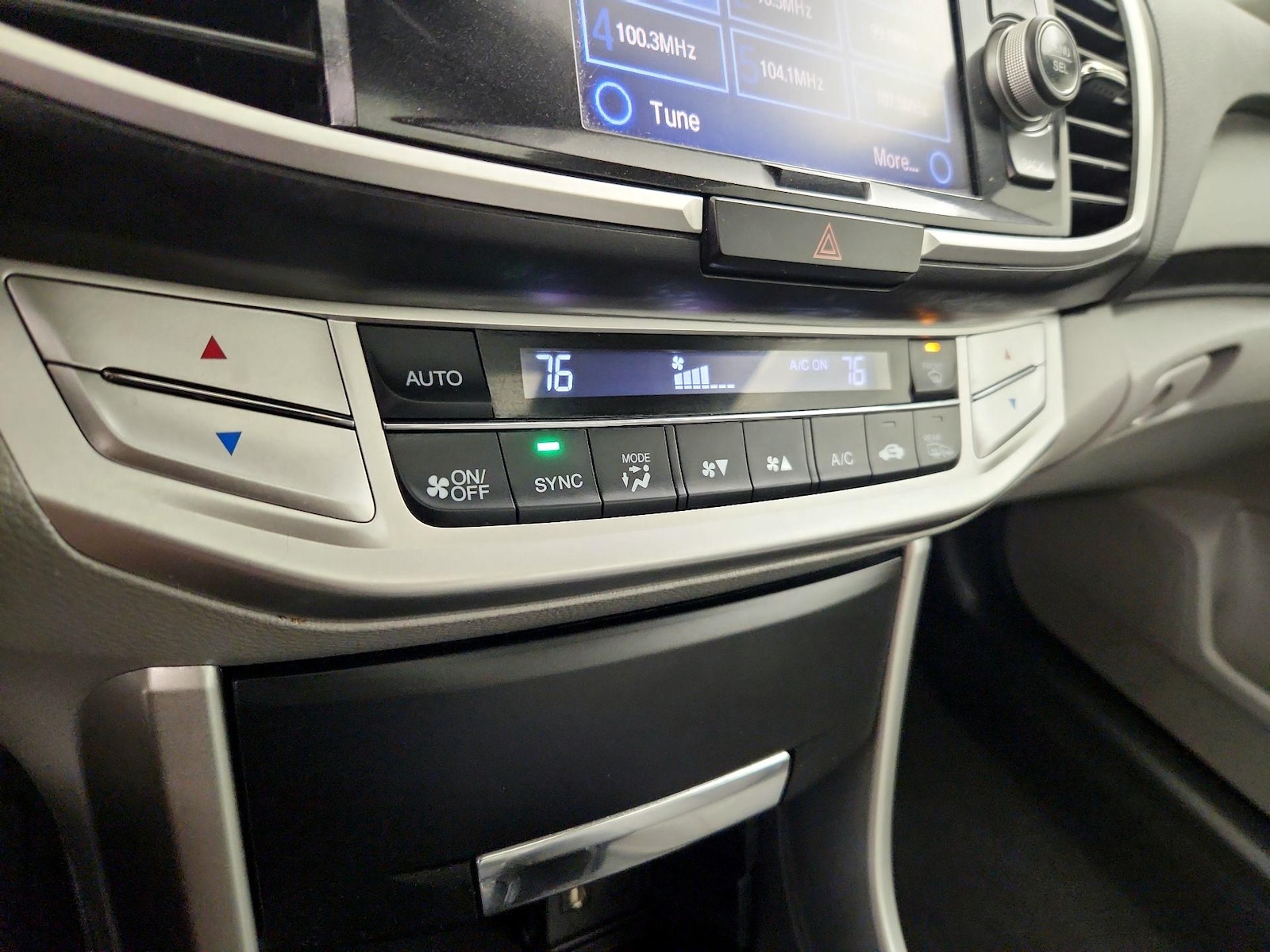2014 Honda Accord EX-L - Photo 17