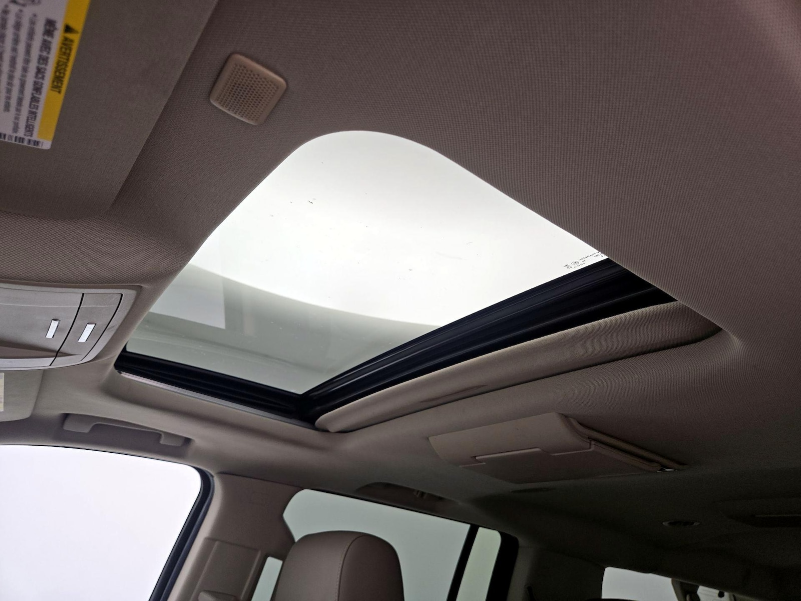 Sunroof(s) & Overhead Airbags