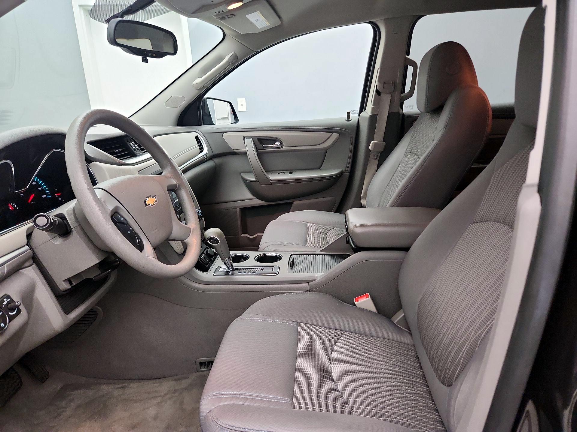 Thumbnail: 2017 Chevrolet Traverse - 11