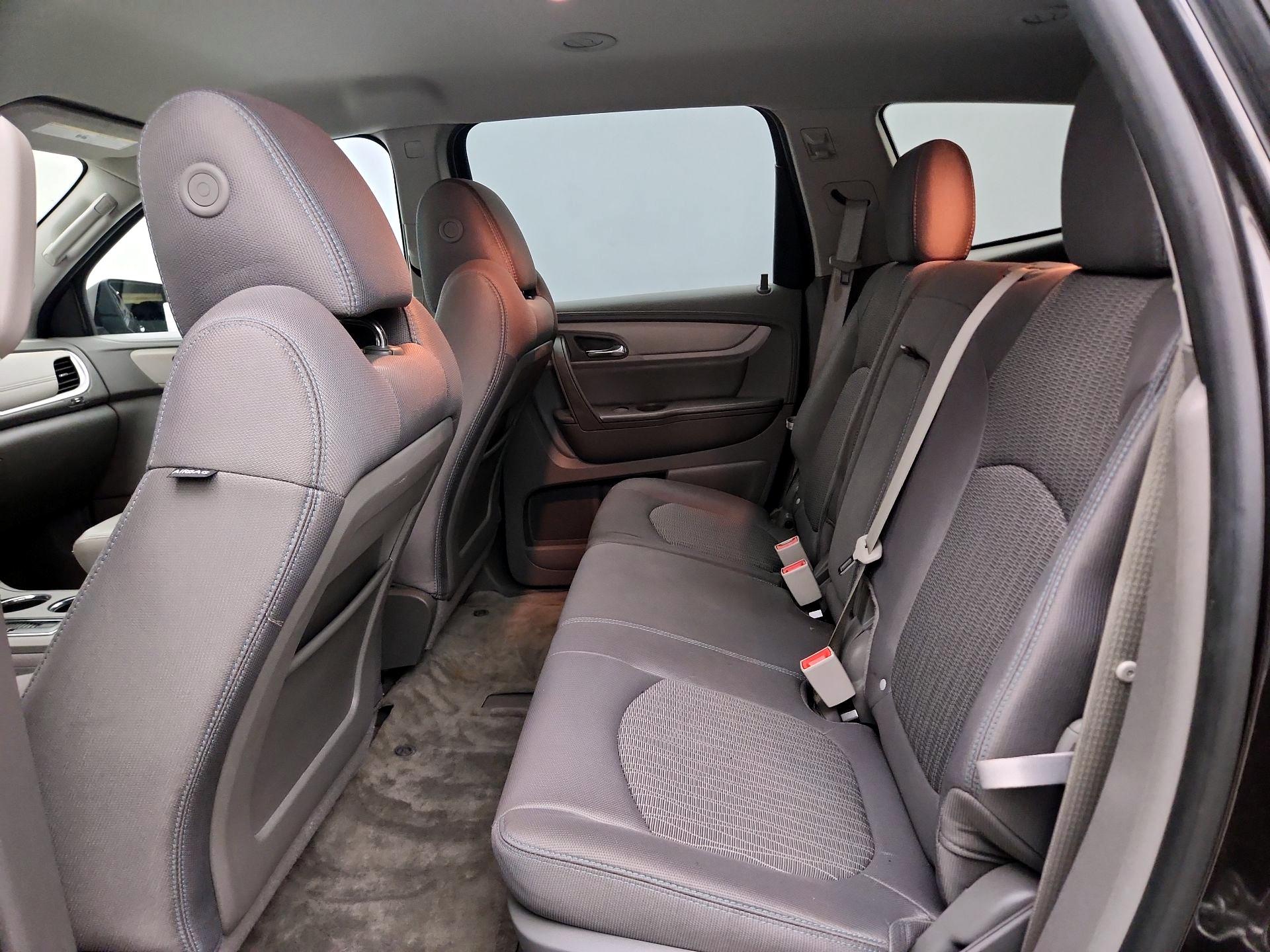Thumbnail: 2017 Chevrolet Traverse - 19