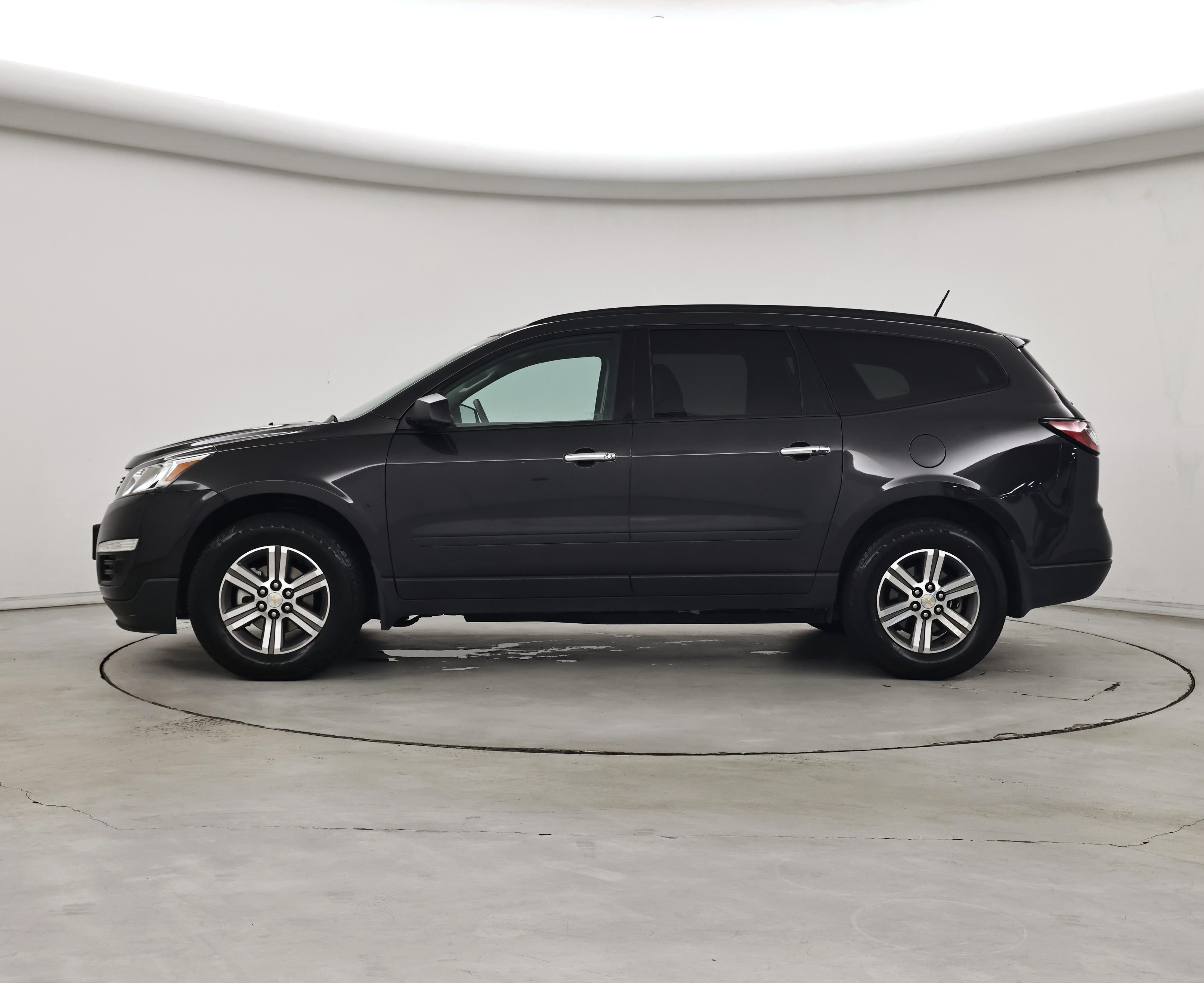 Thumbnail: 2017 Chevrolet Traverse - 3