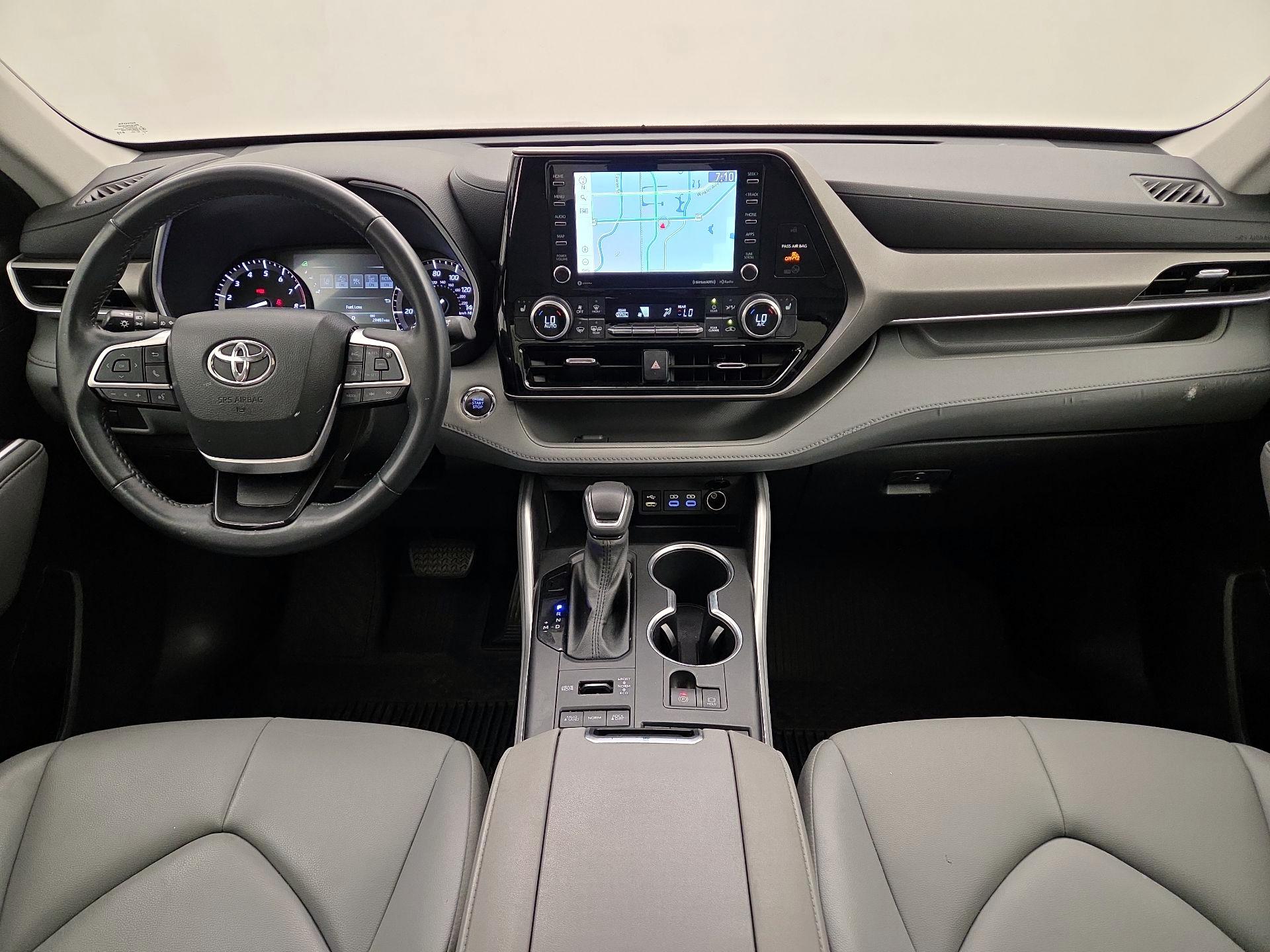 Thumbnail: 2022 Toyota Highlander - 9