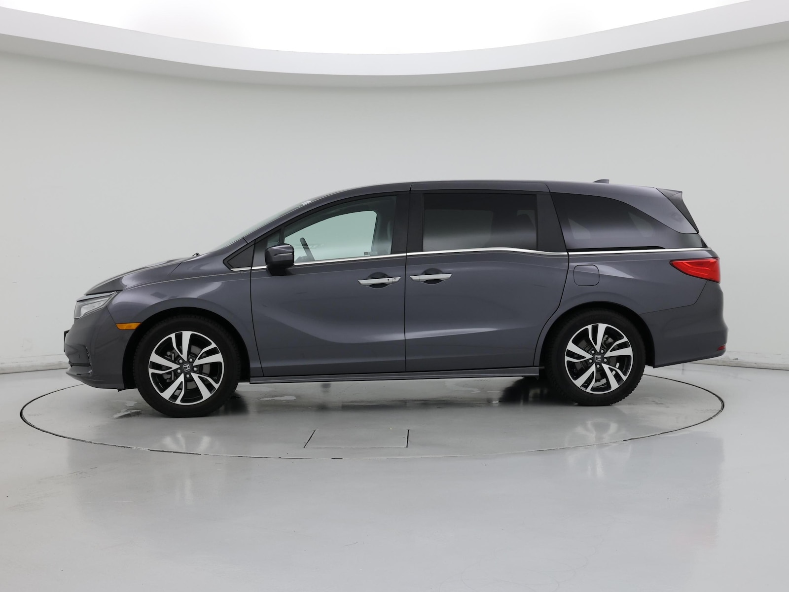 2024 Honda Odyssey Touring - Photo 4