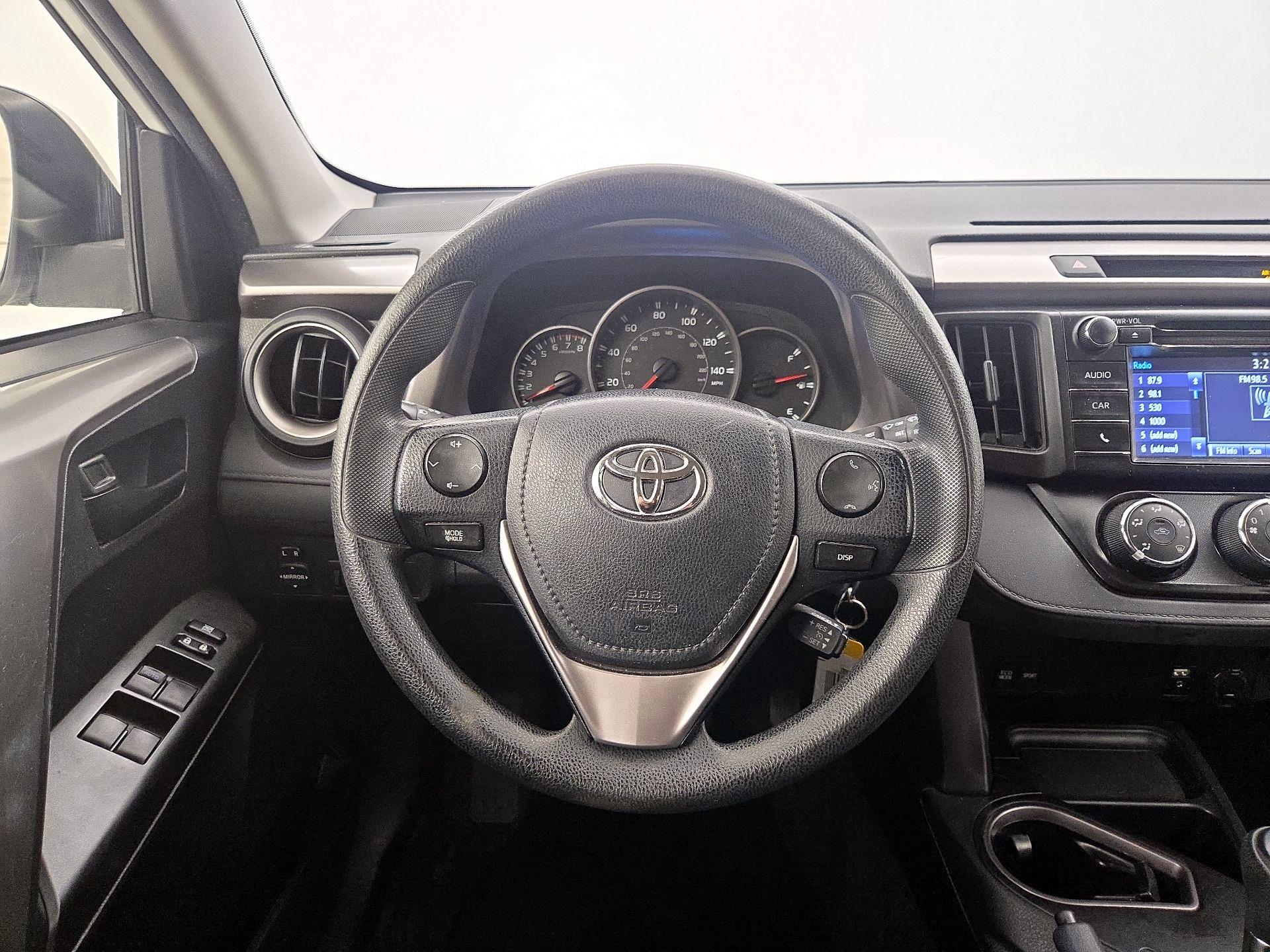 Thumbnail: 2016 Toyota RAV4 - 10