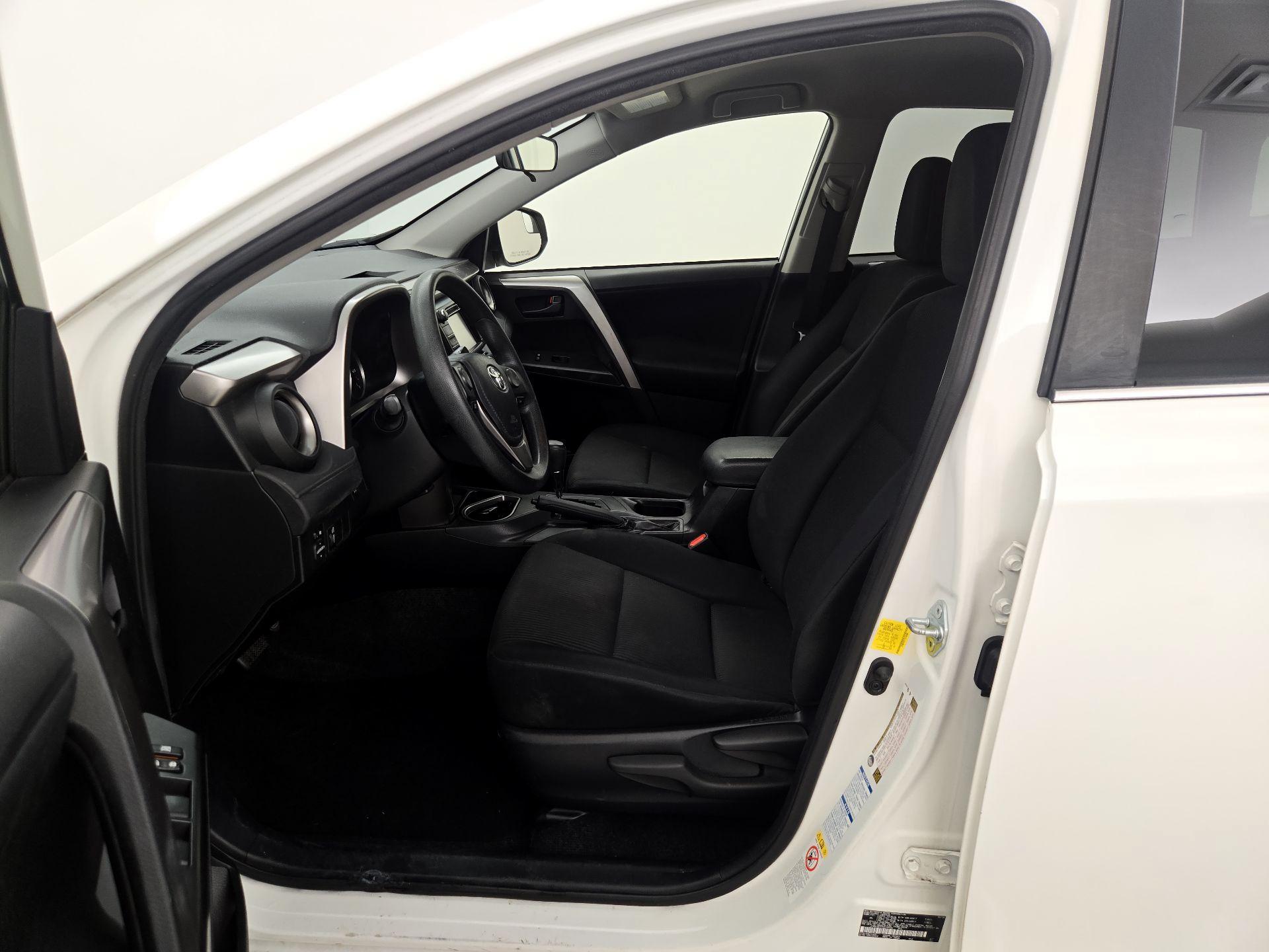 Thumbnail: 2016 Toyota RAV4 - 11