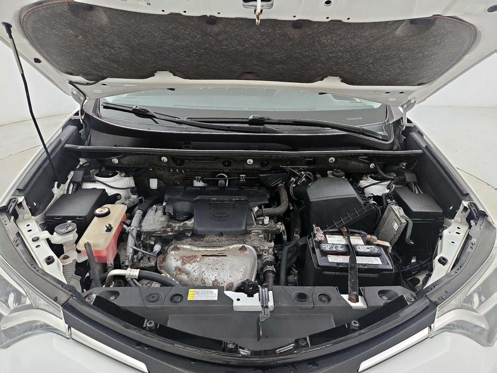 2016 Toyota RAV4 LE - Photo 22