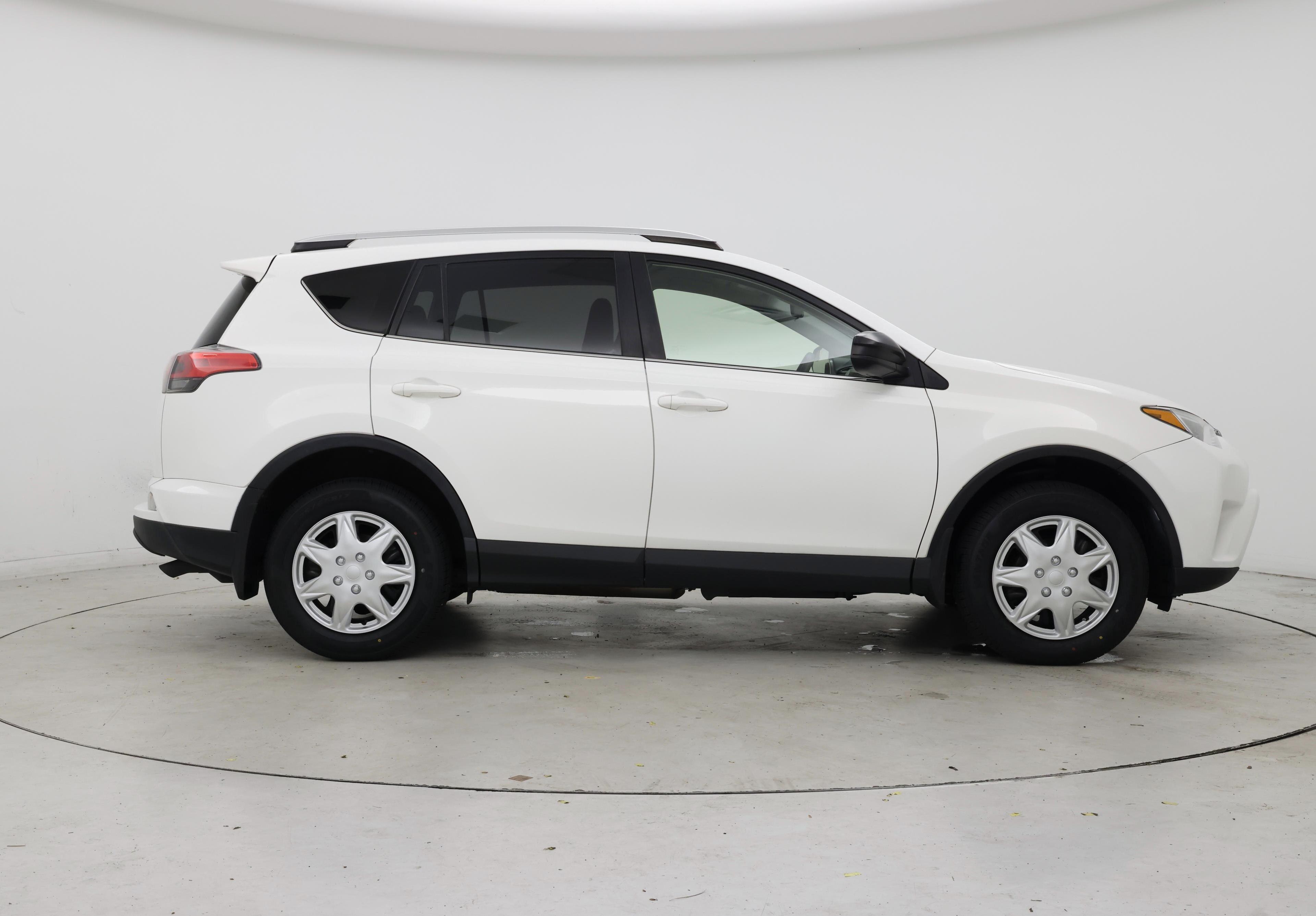 Thumbnail: 2016 Toyota RAV4 - 7
