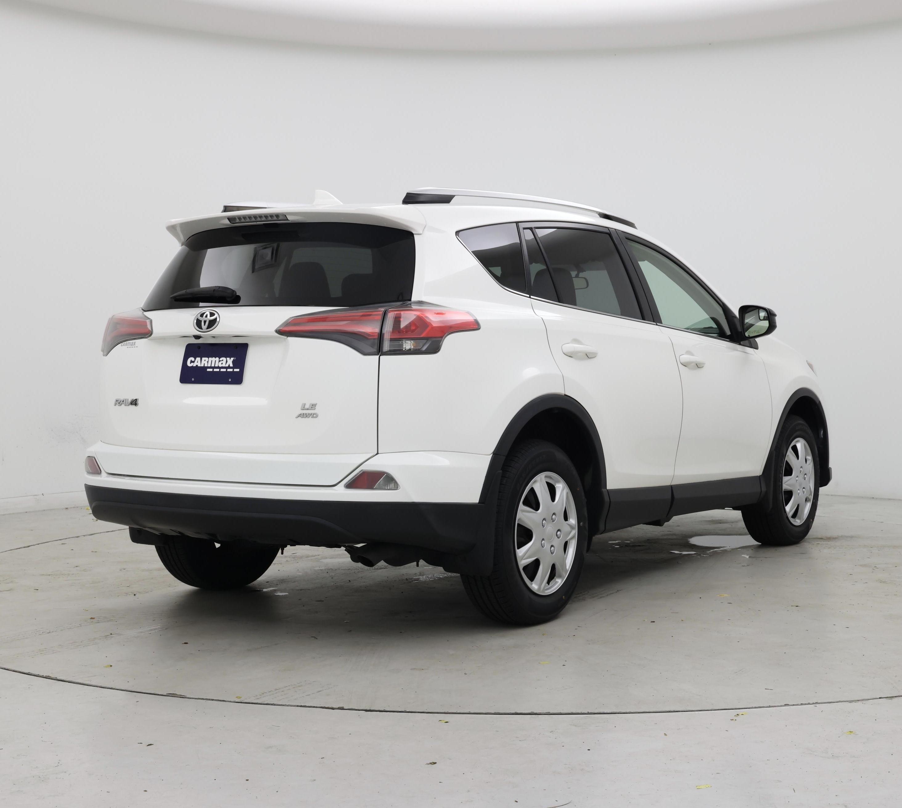 Thumbnail: 2016 Toyota RAV4 - 8