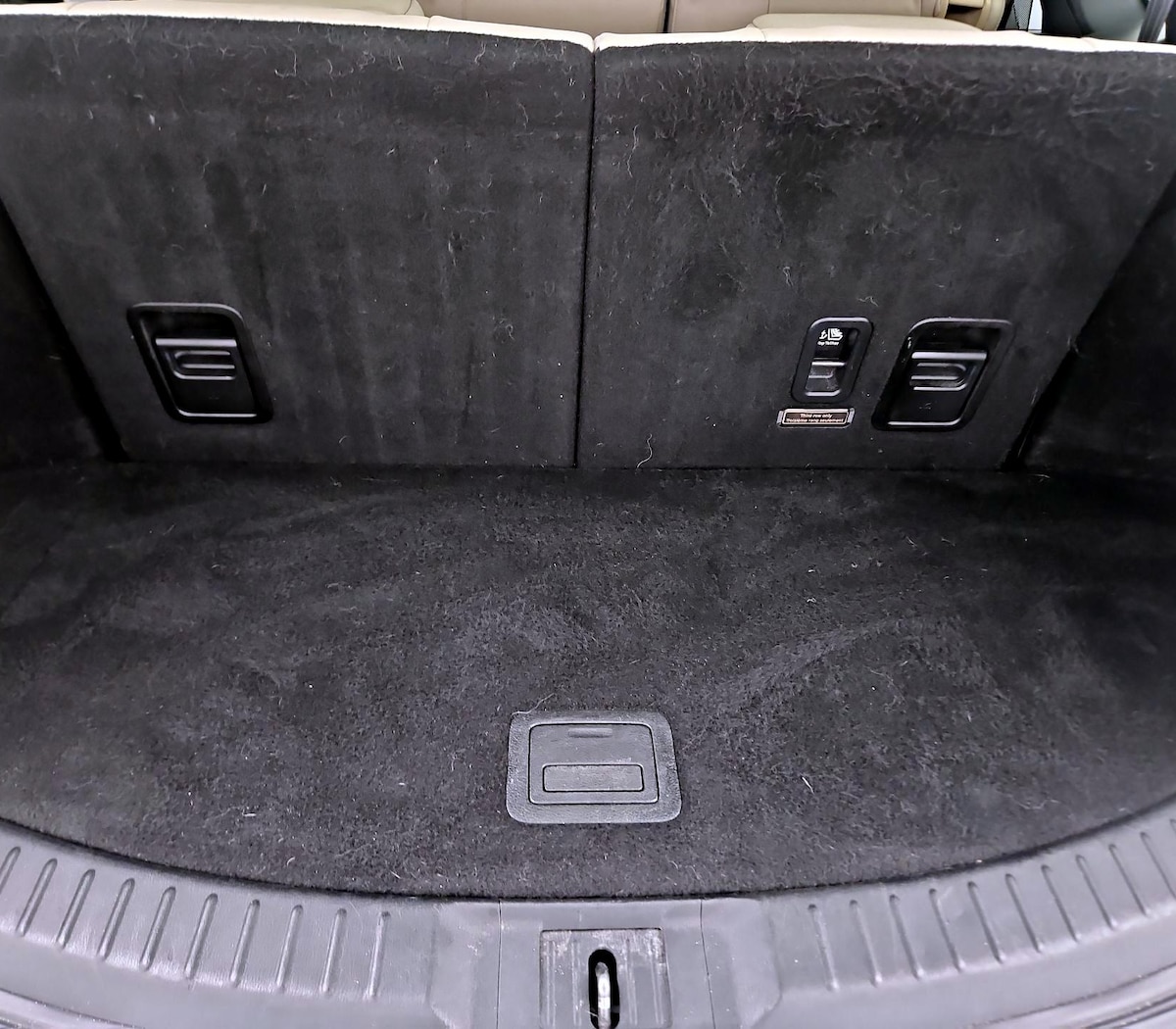 Trunk/Cargo (Seats Up)